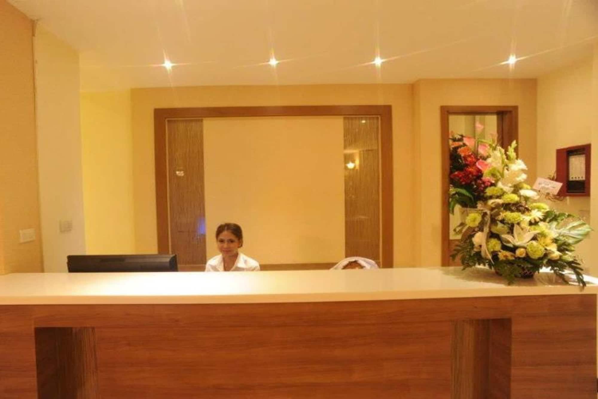 Vista Lobby Kitlada Hotel