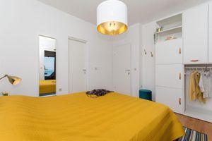 Alquiler Vacacional - Dreamhouse Soline Sea View, Pool and Jacuzzi Yellow Apartment