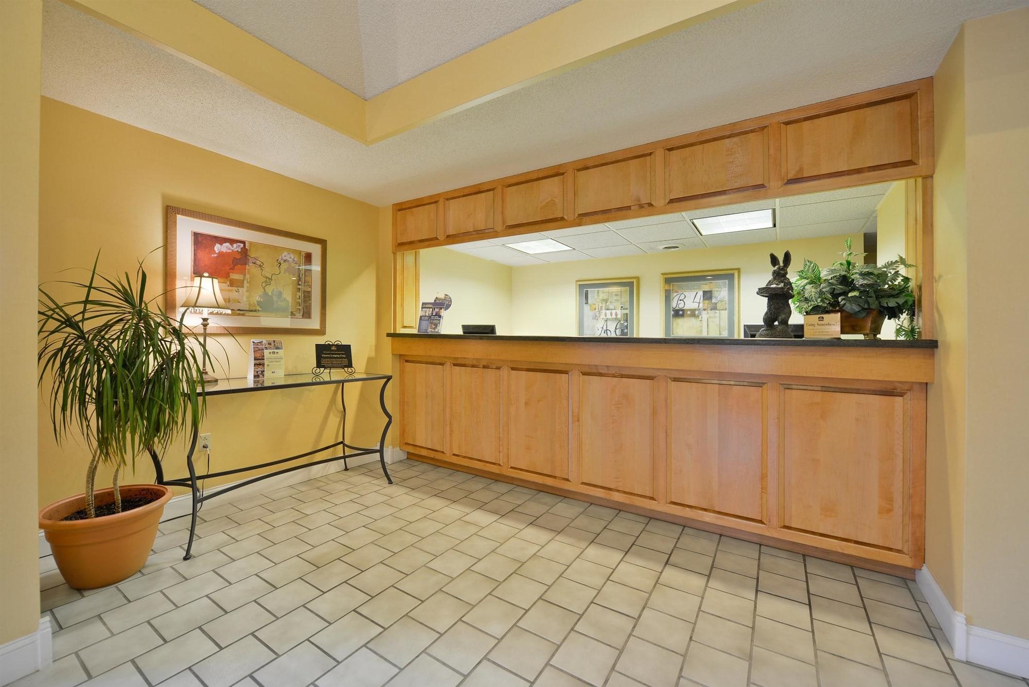 Vista Lobby Best Western University Inn