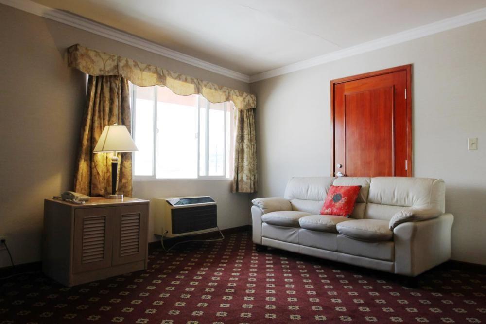 Hotel Metro Plaza Hotel