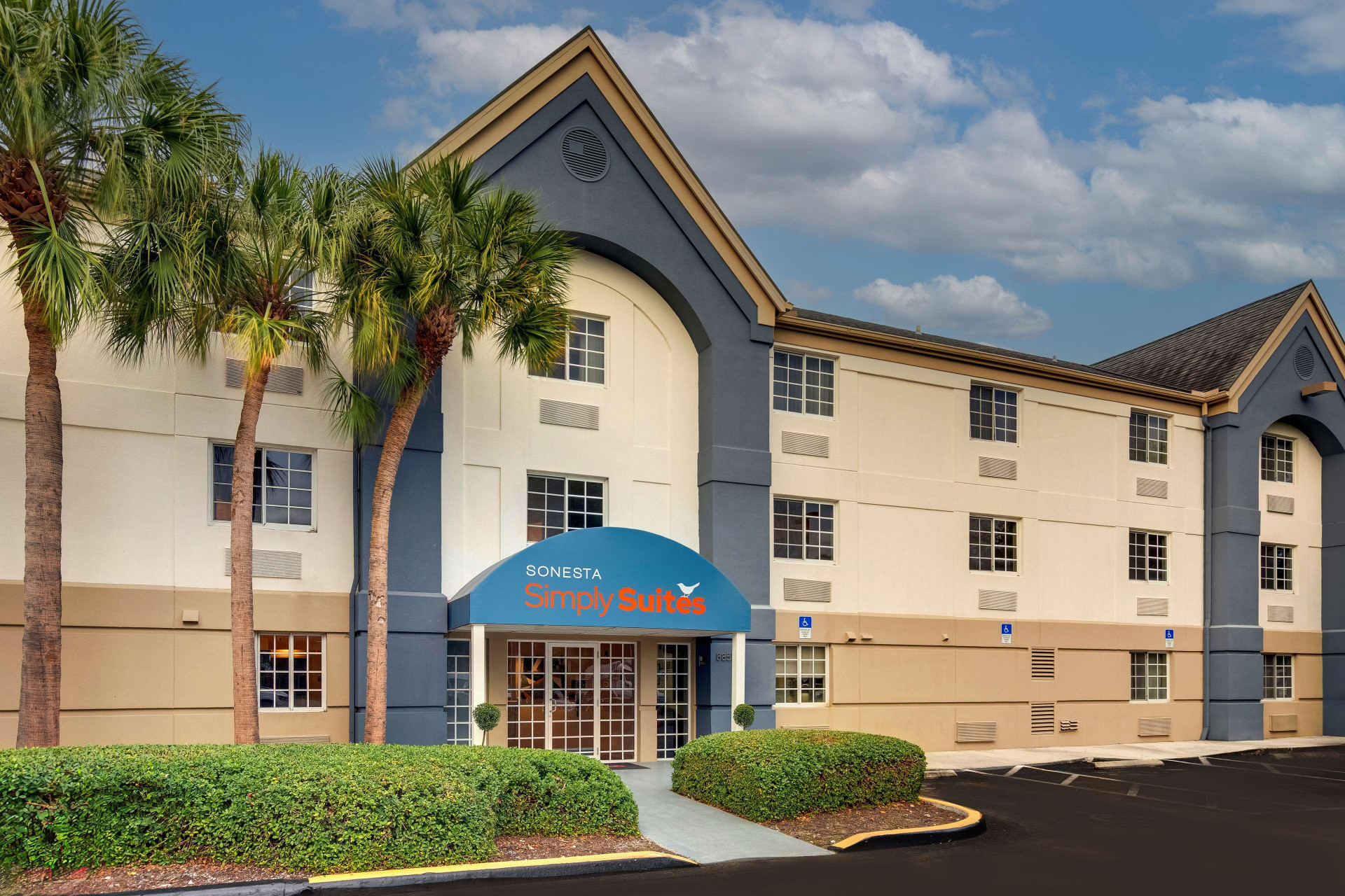 Vista Exterior Sonesta Simply Suites Miami Airport Doral
