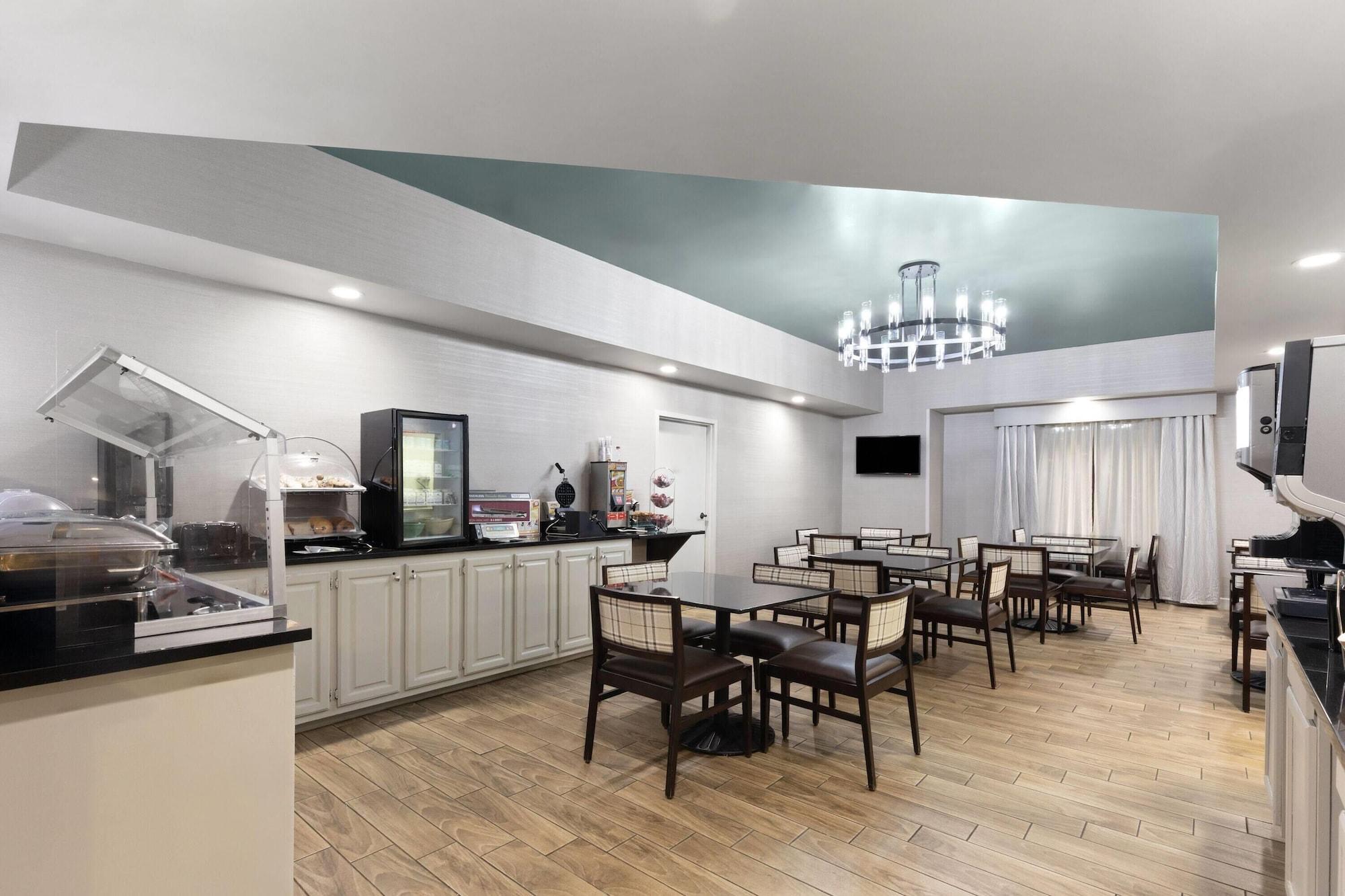 Restaurant Wingate by Wyndham Greensboro/Coliseum