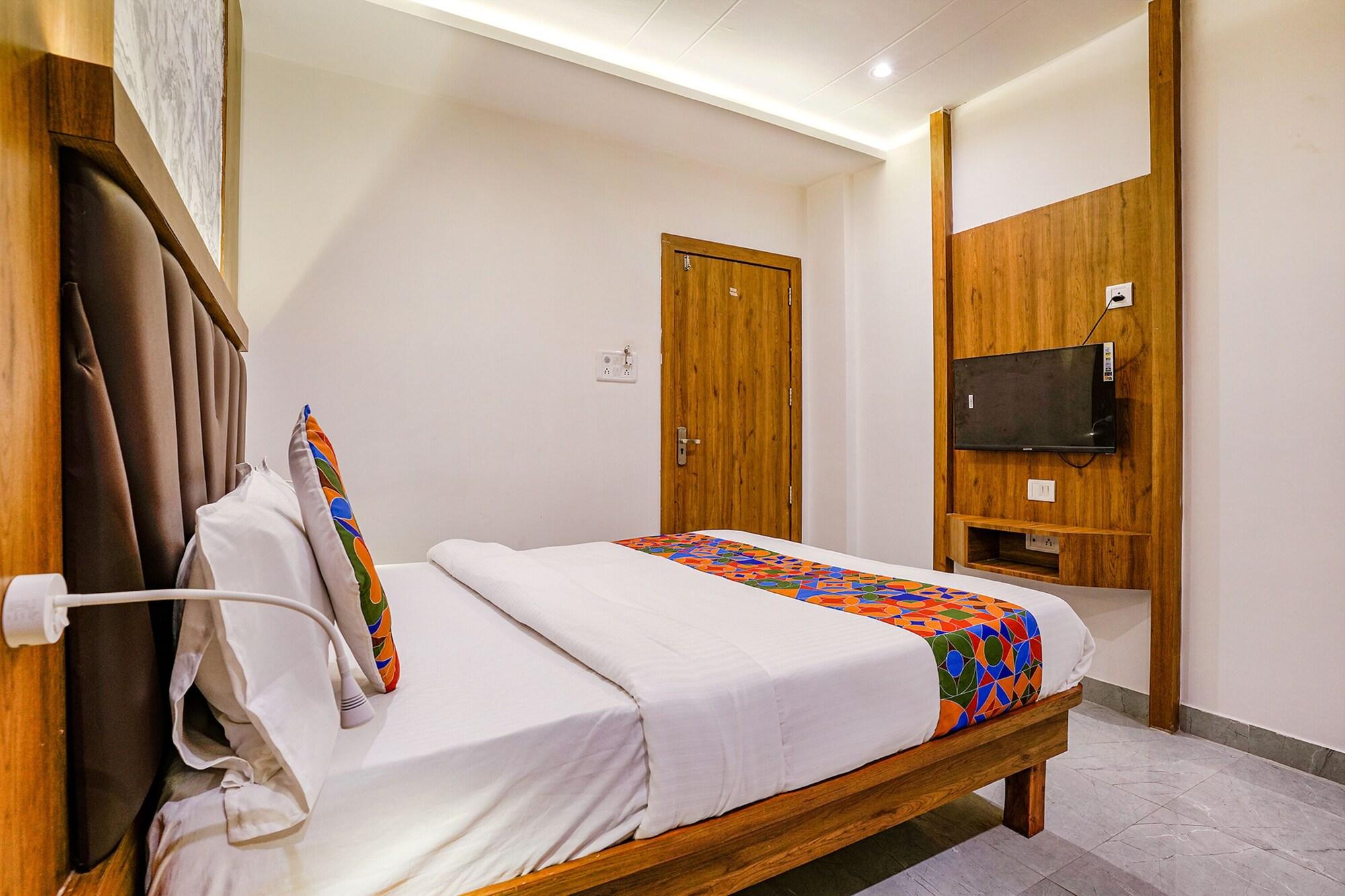 Habitación Fabhotel Grand Residency