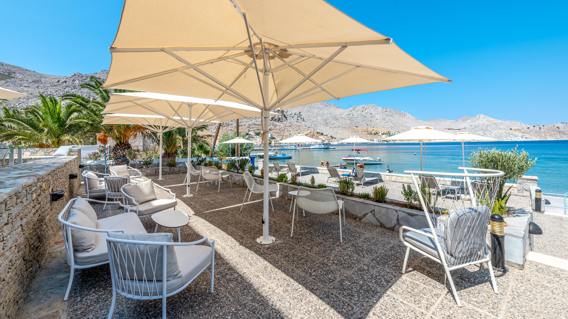 Bar/Salón Pedi Beach Hotel
