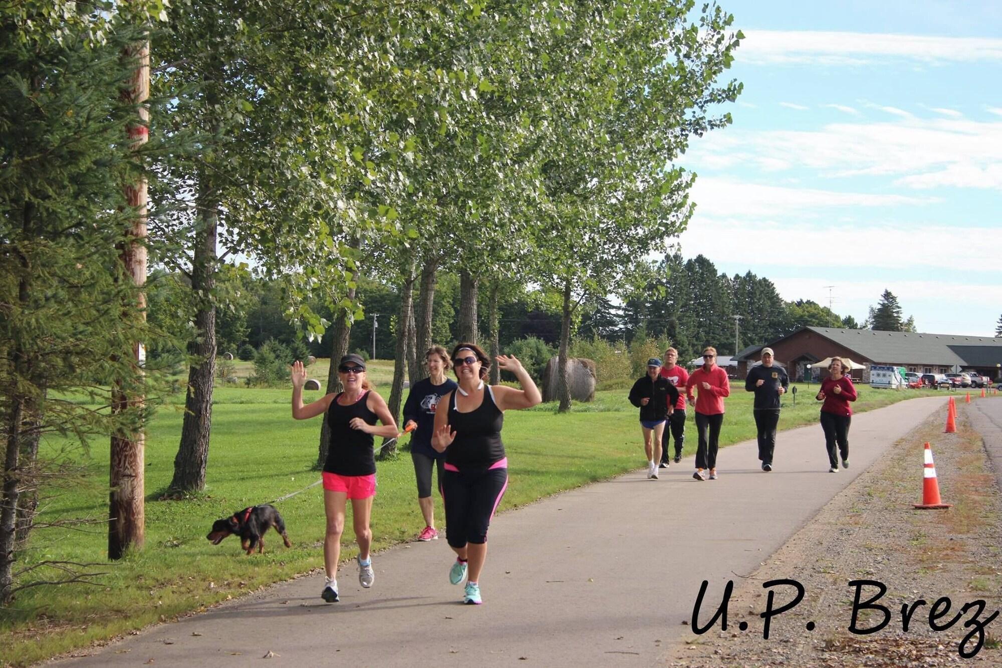 Varios Chicaugon Lake Inn