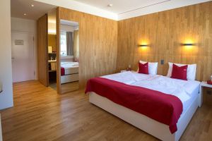 Alojamiento - Hotel Rhy