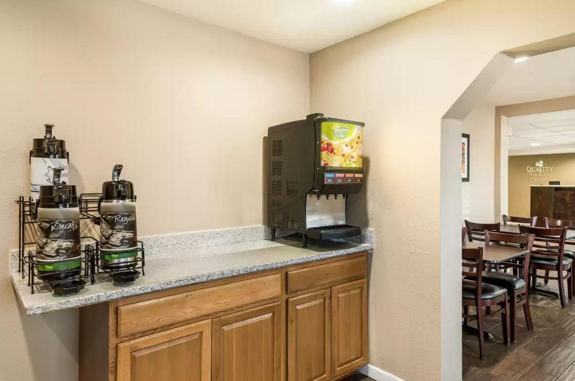 Restaurant Quality Inn & Suites near NAS Fallon