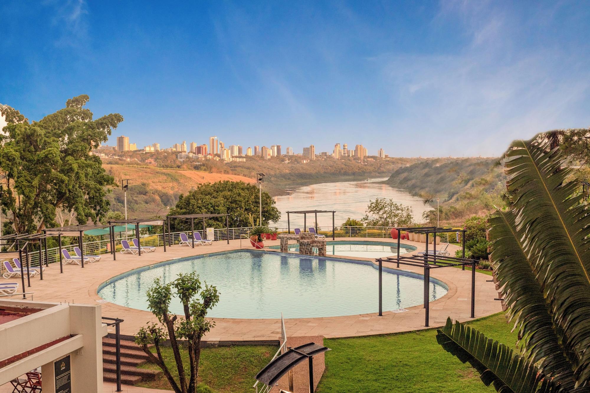 Vista Exterior Hotel Casino Acaray