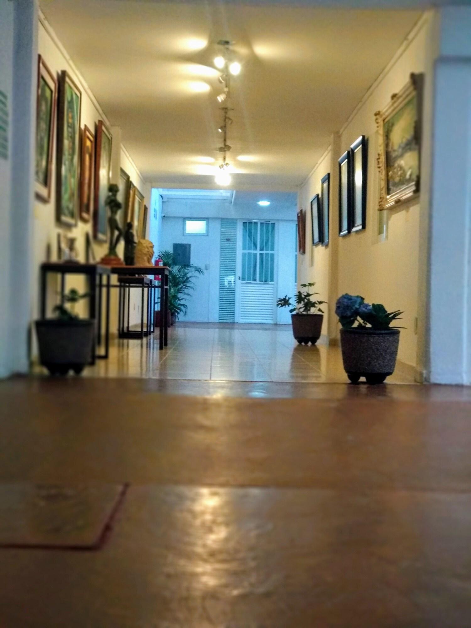 Varios Hotel del Arte y Figura
