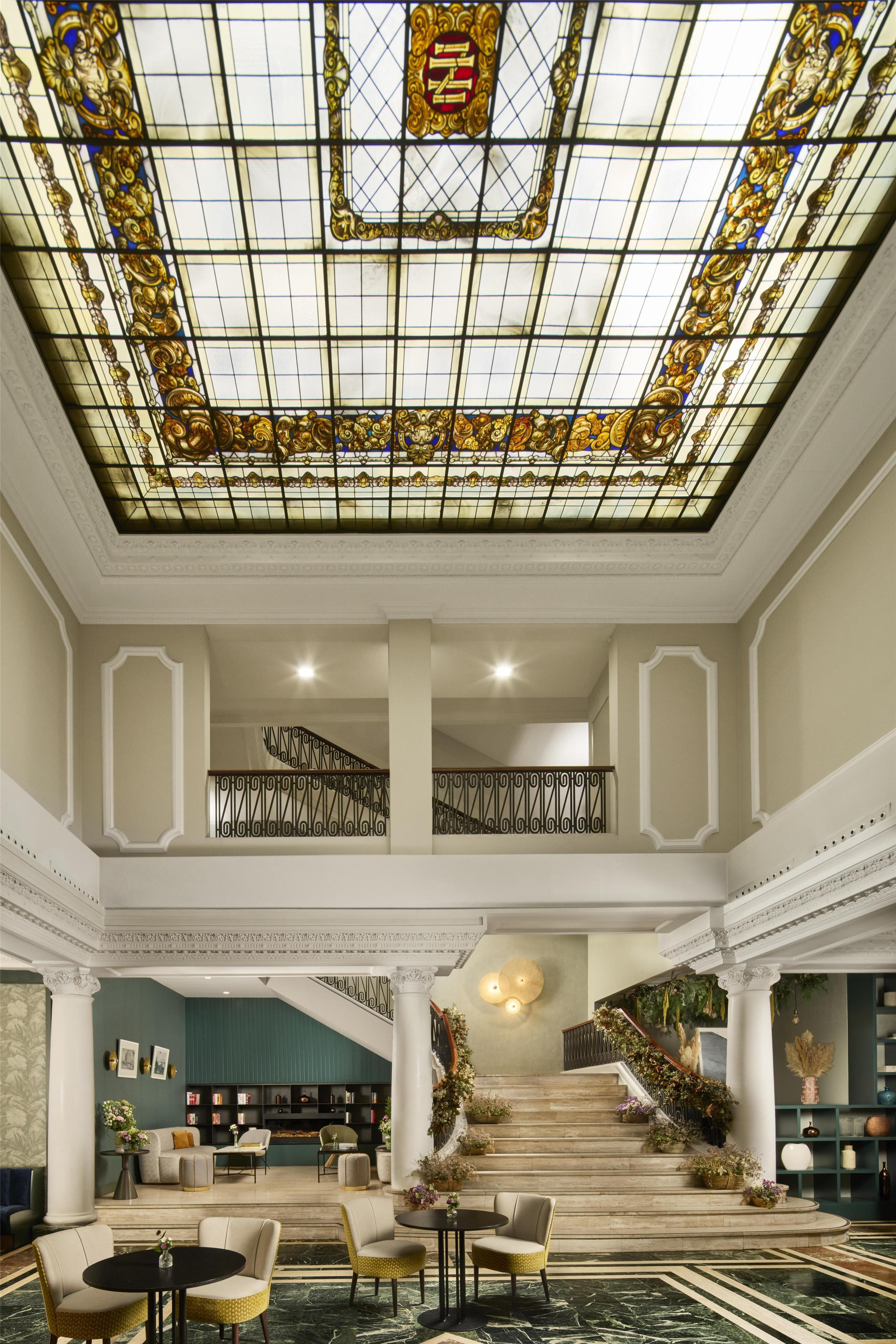 Vista Lobby NH Madrid Nacional