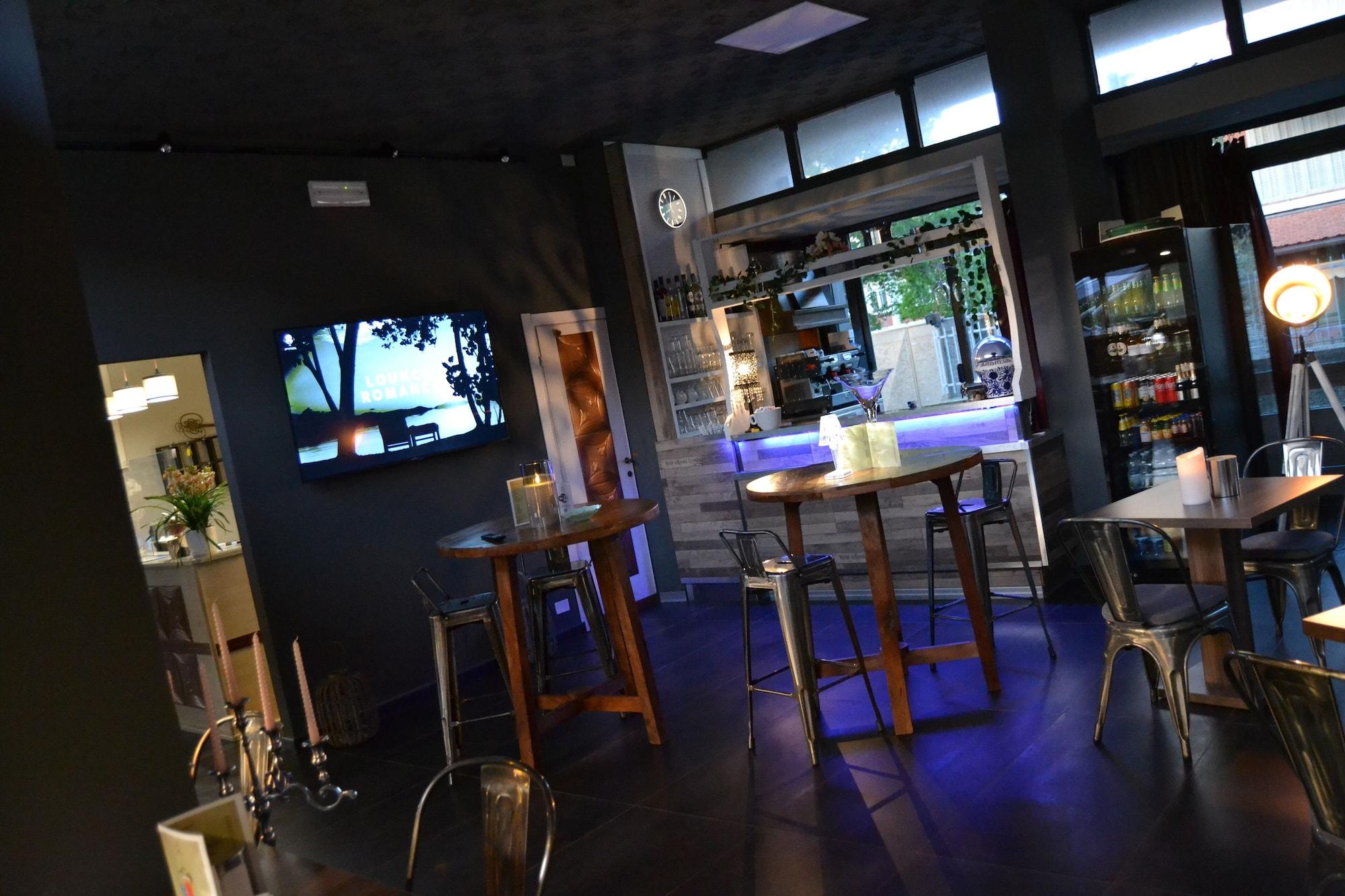 Bar/Salón Hotel Sereno