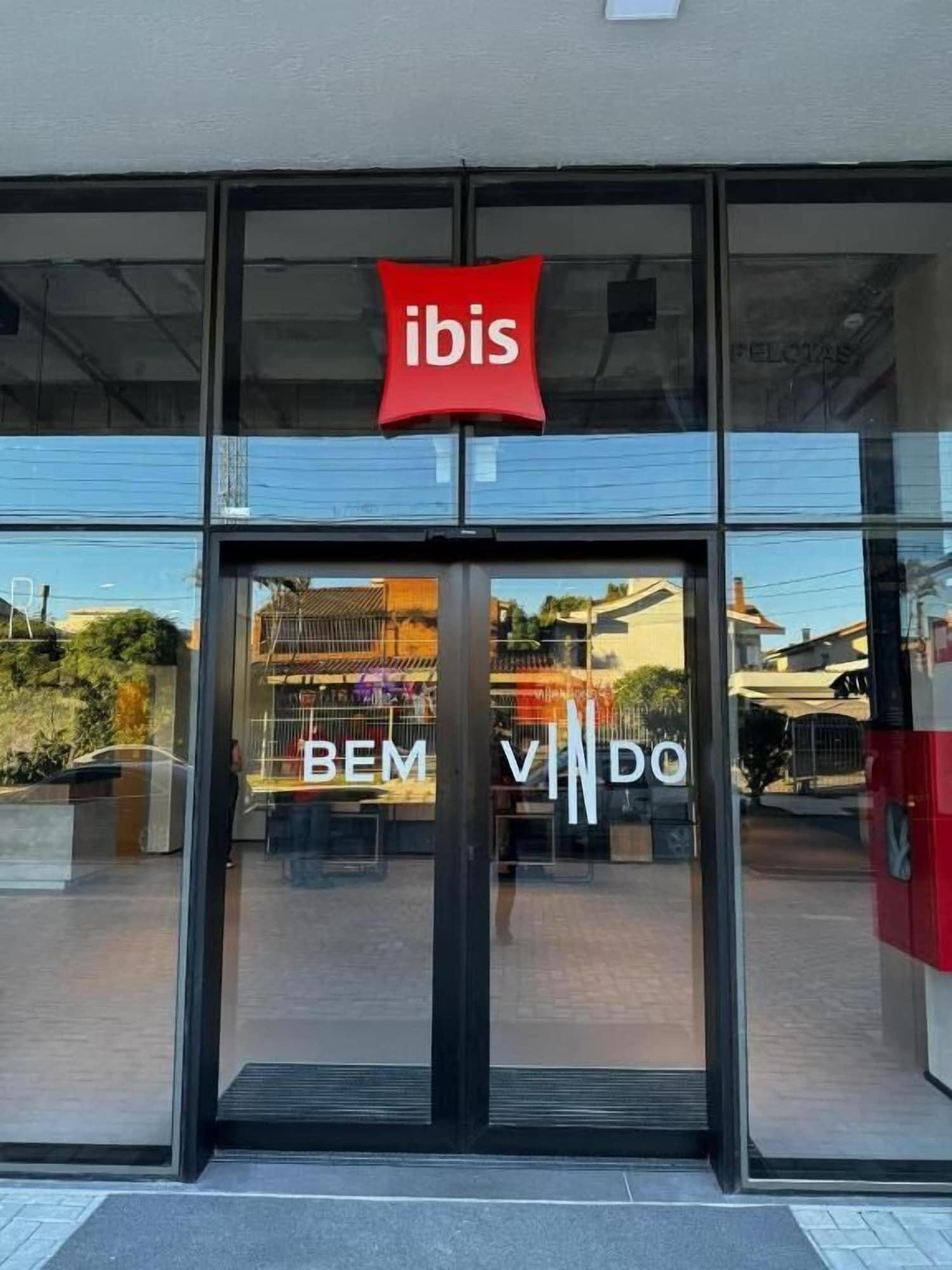 Vista Exterior ibis Pelotas