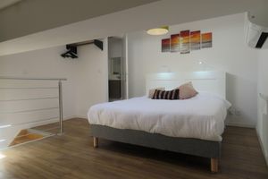 Alquiler Vacacional - Historic center apartment with terrace at the door of the Camargue
