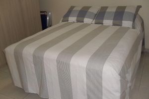 Alquiler Vacacional - Large 1 bedroom apartment, beachfront building, Wi-Fi, shared garage, Embaré