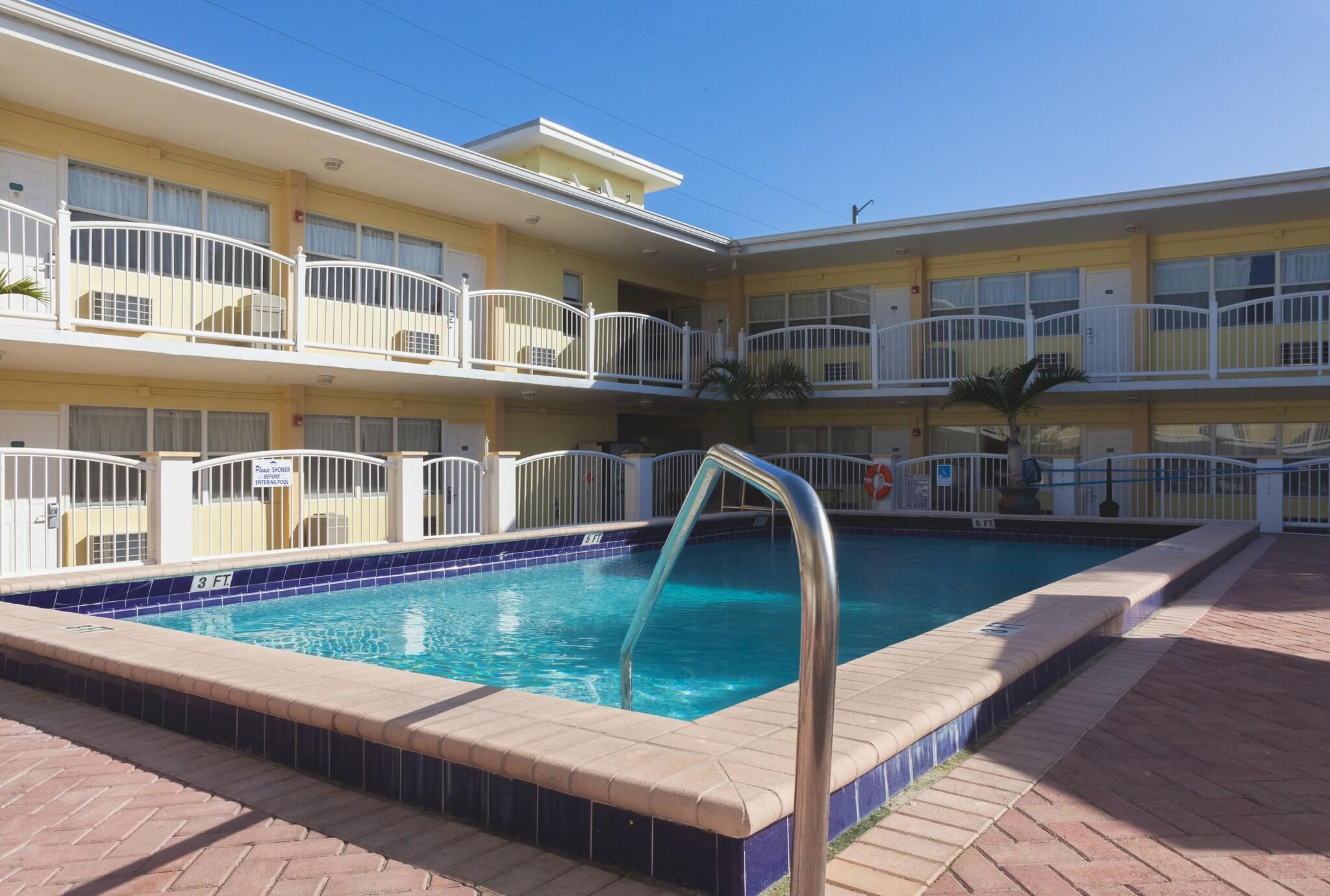 Playa Beach Place Hotel