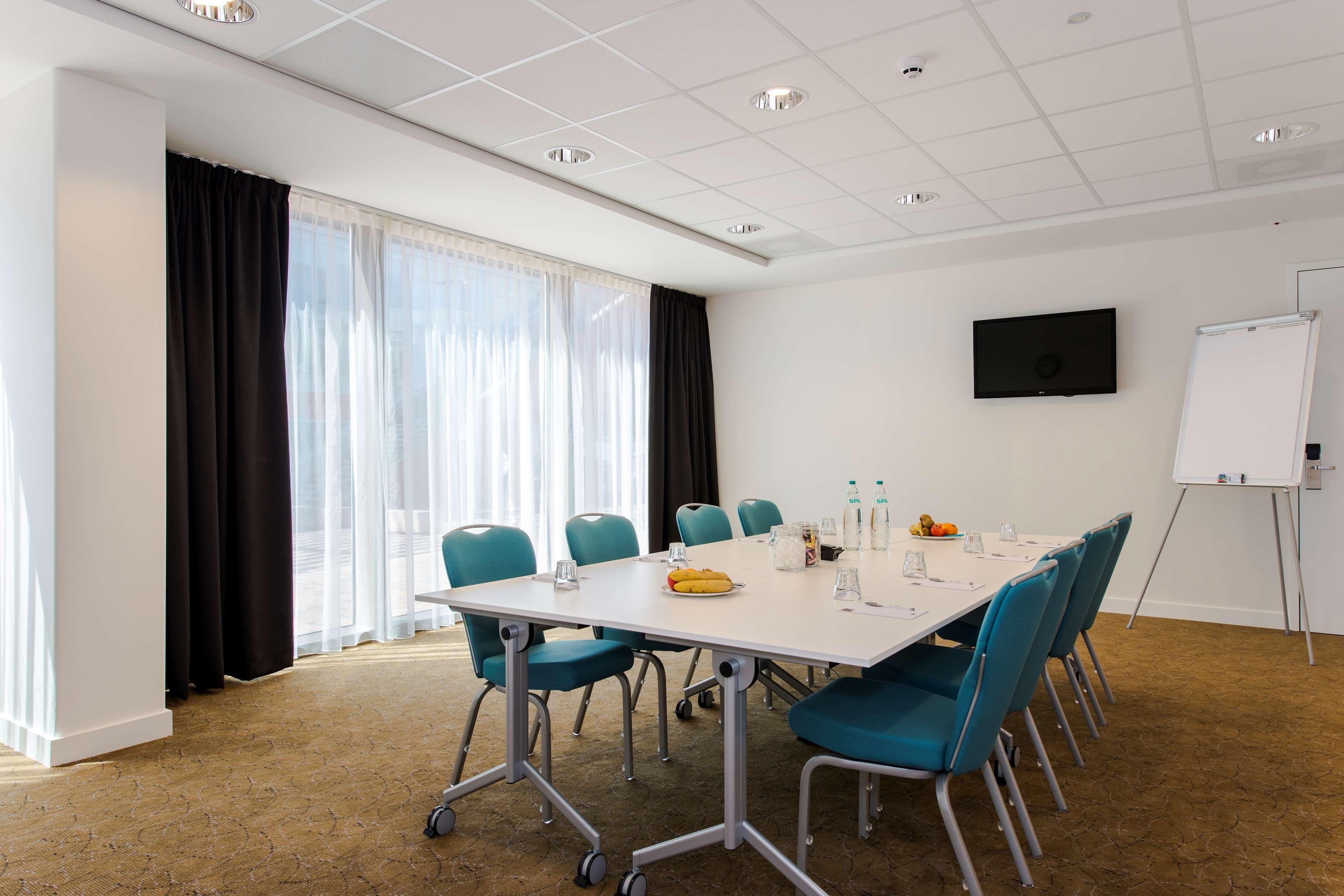 Sala de Reuniones Hampton by Hilton Amsterdam / Arena Boulevard