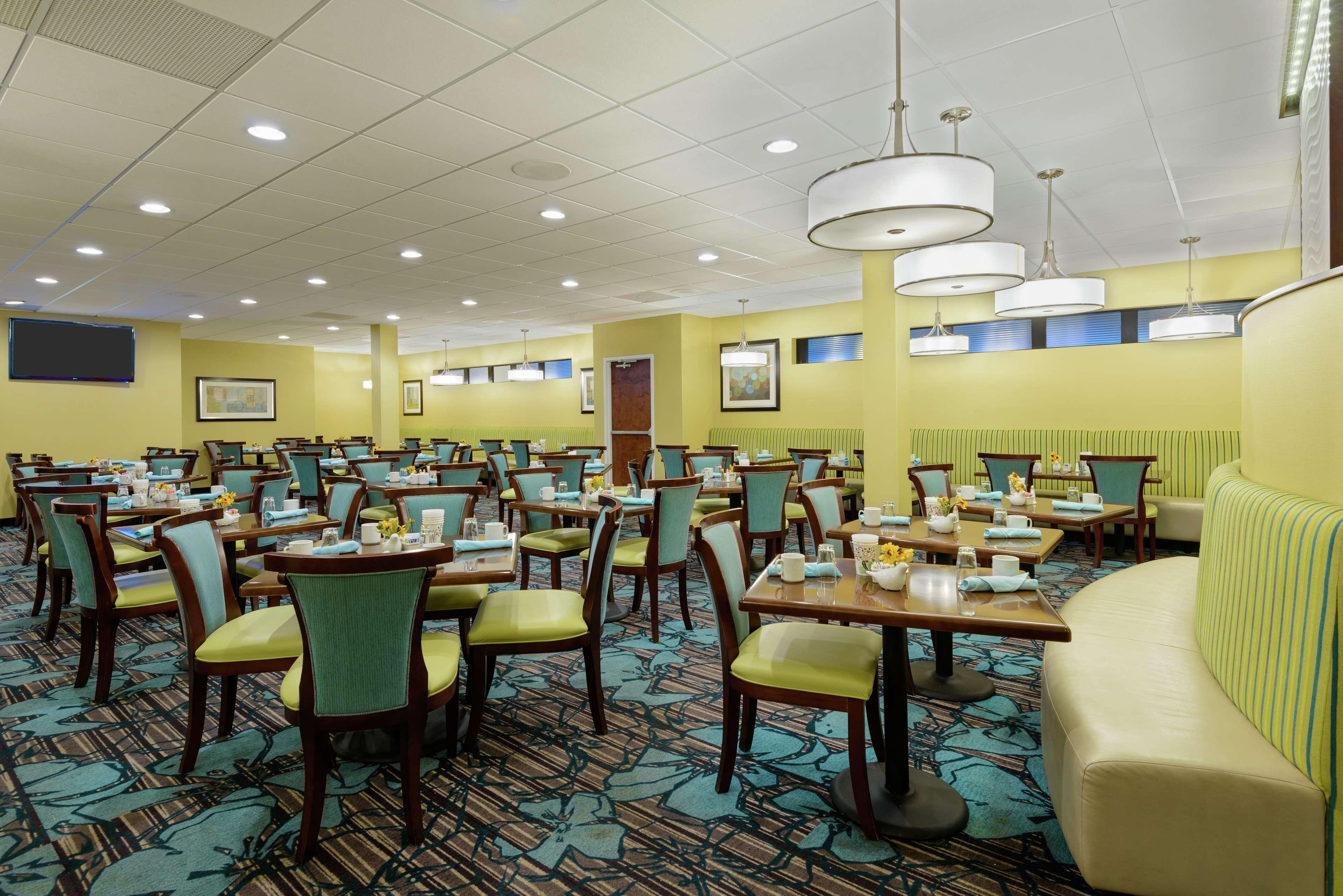 Restaurant DoubleTree by Hilton Richmond - Midlothian