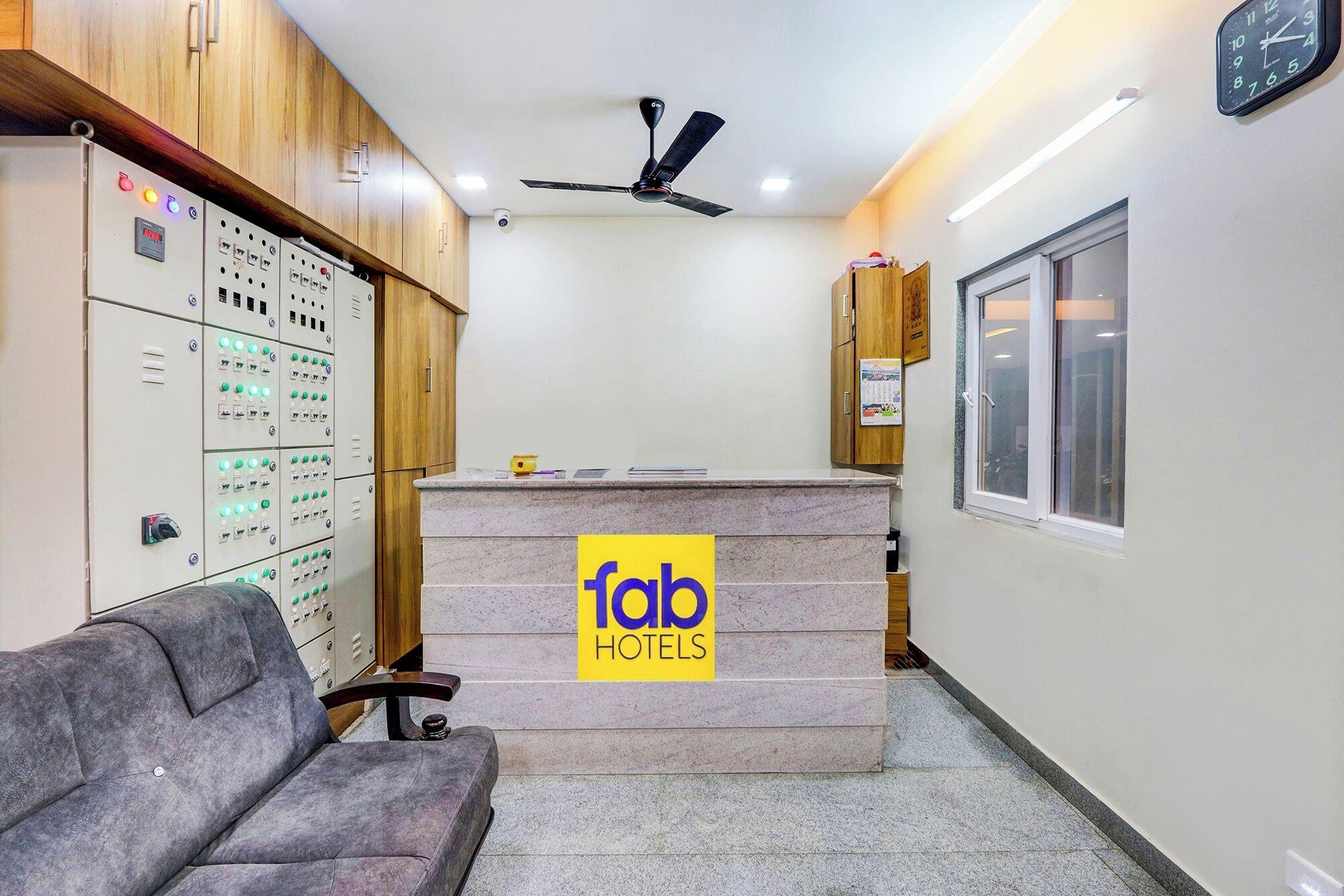 Vista Lobby Fabhotel Vishnu Grand