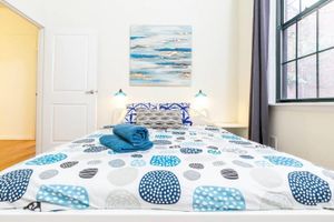 Alquiler Vacacional - ️Superb High-Ceiling 3bd Luxury Home