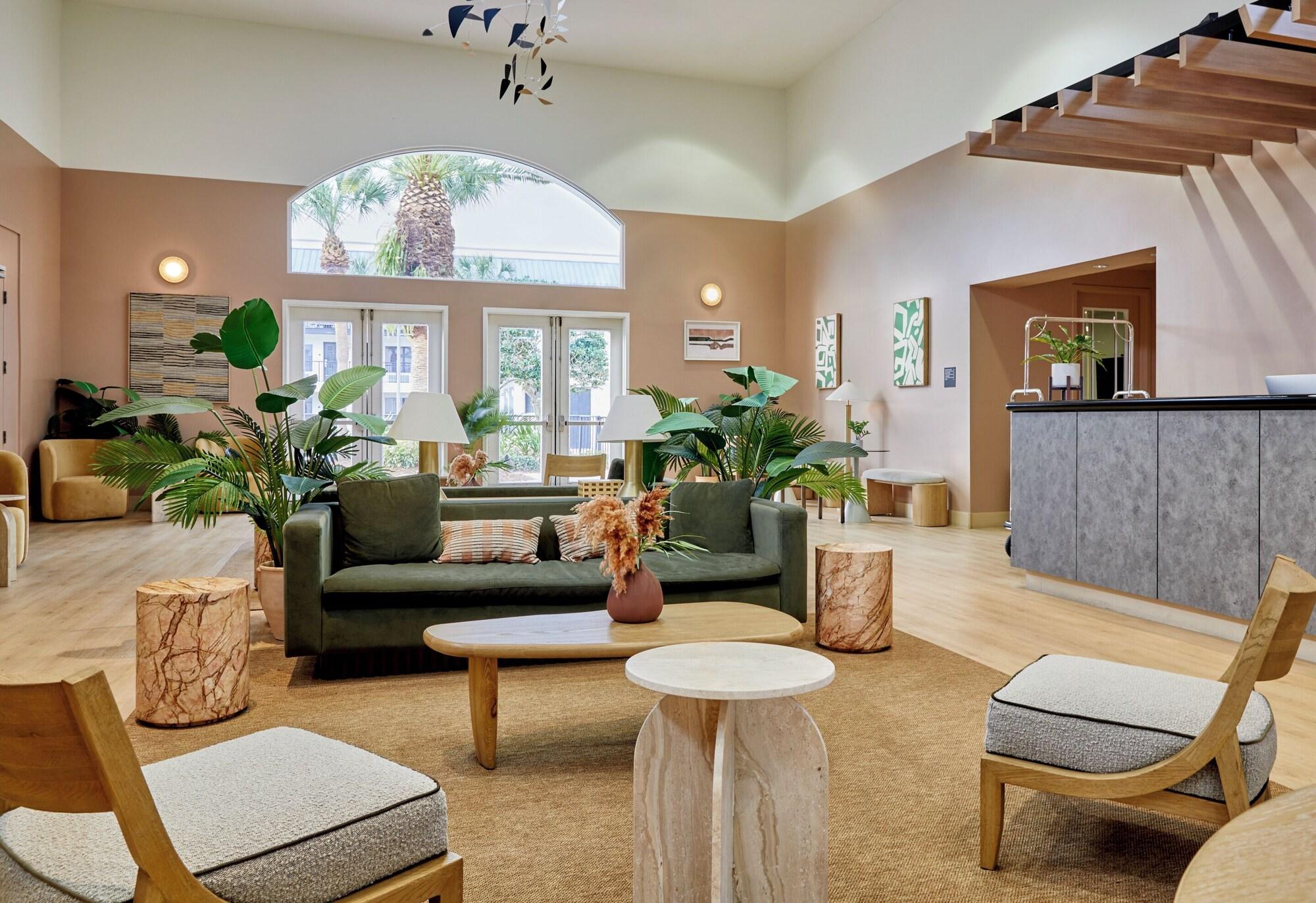 Vista Lobby Sonder Cirrus