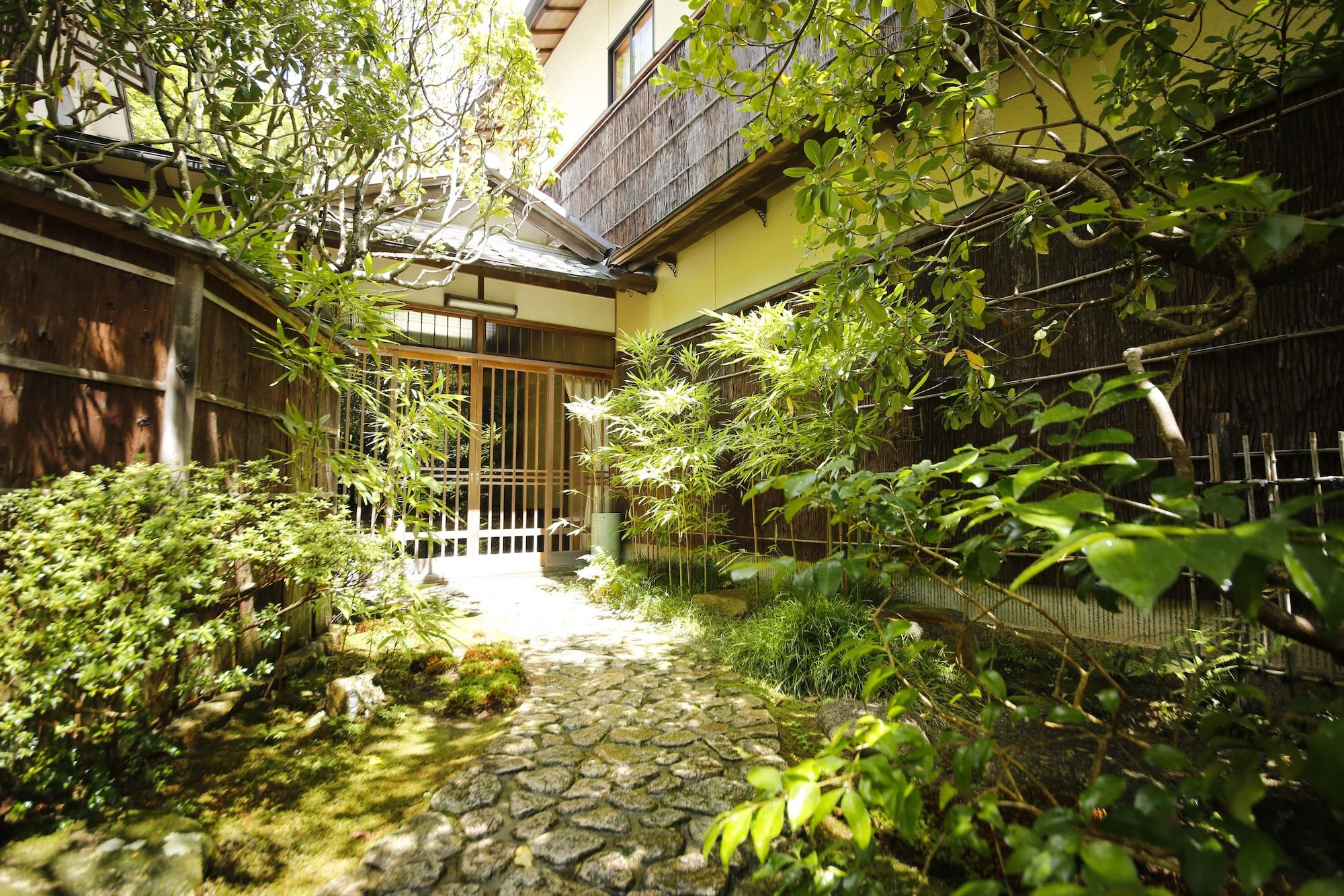 Varios Hashinoya Annex Ransui