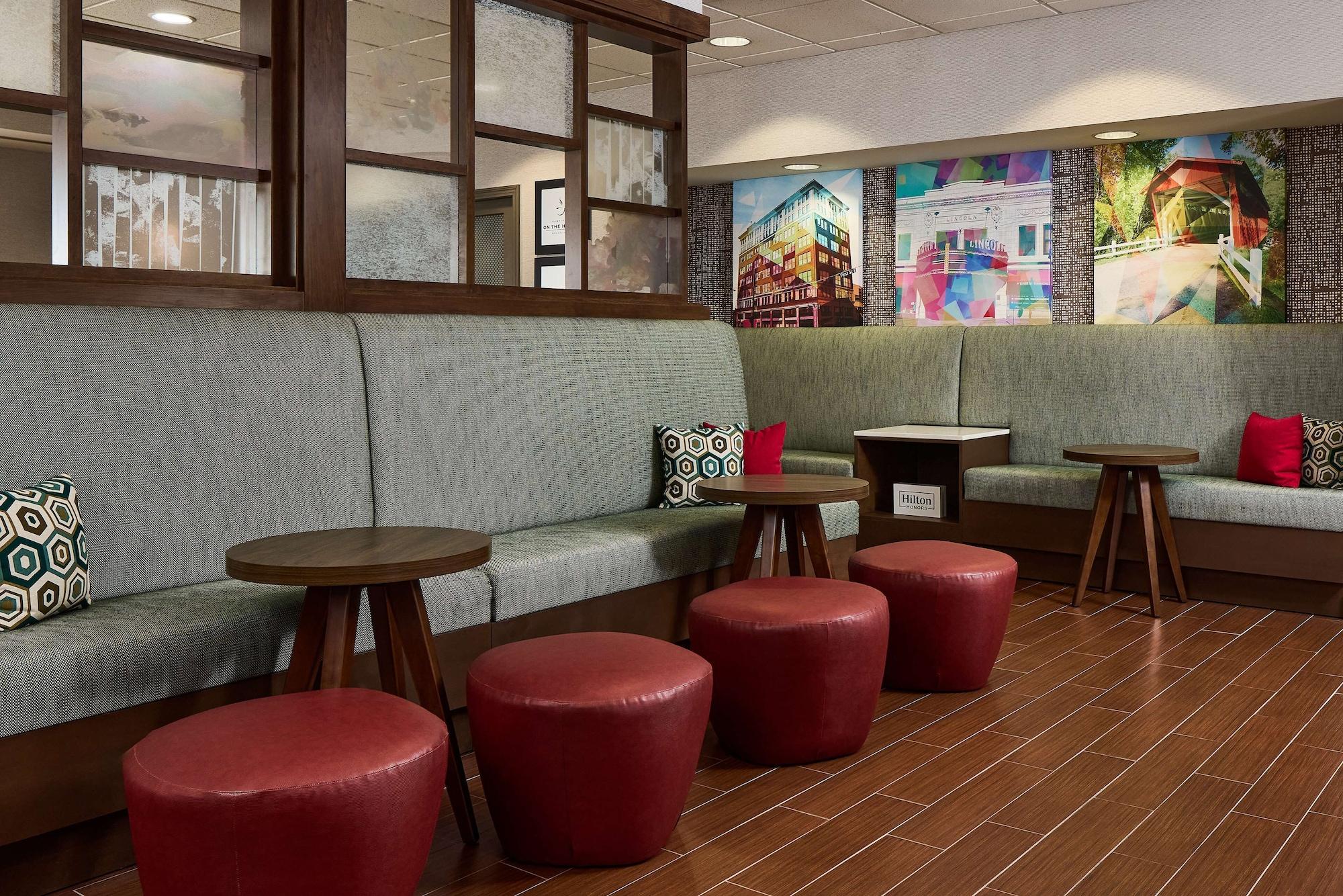 Vista Lobby Hampton Inn Massillon