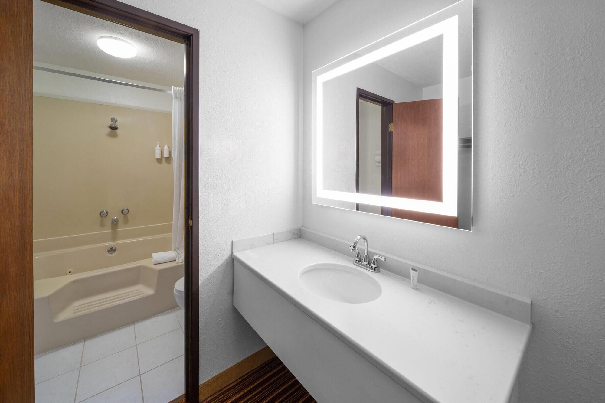 Equipamiento de Habitación Super 8 by Wyndham Rock Port MO