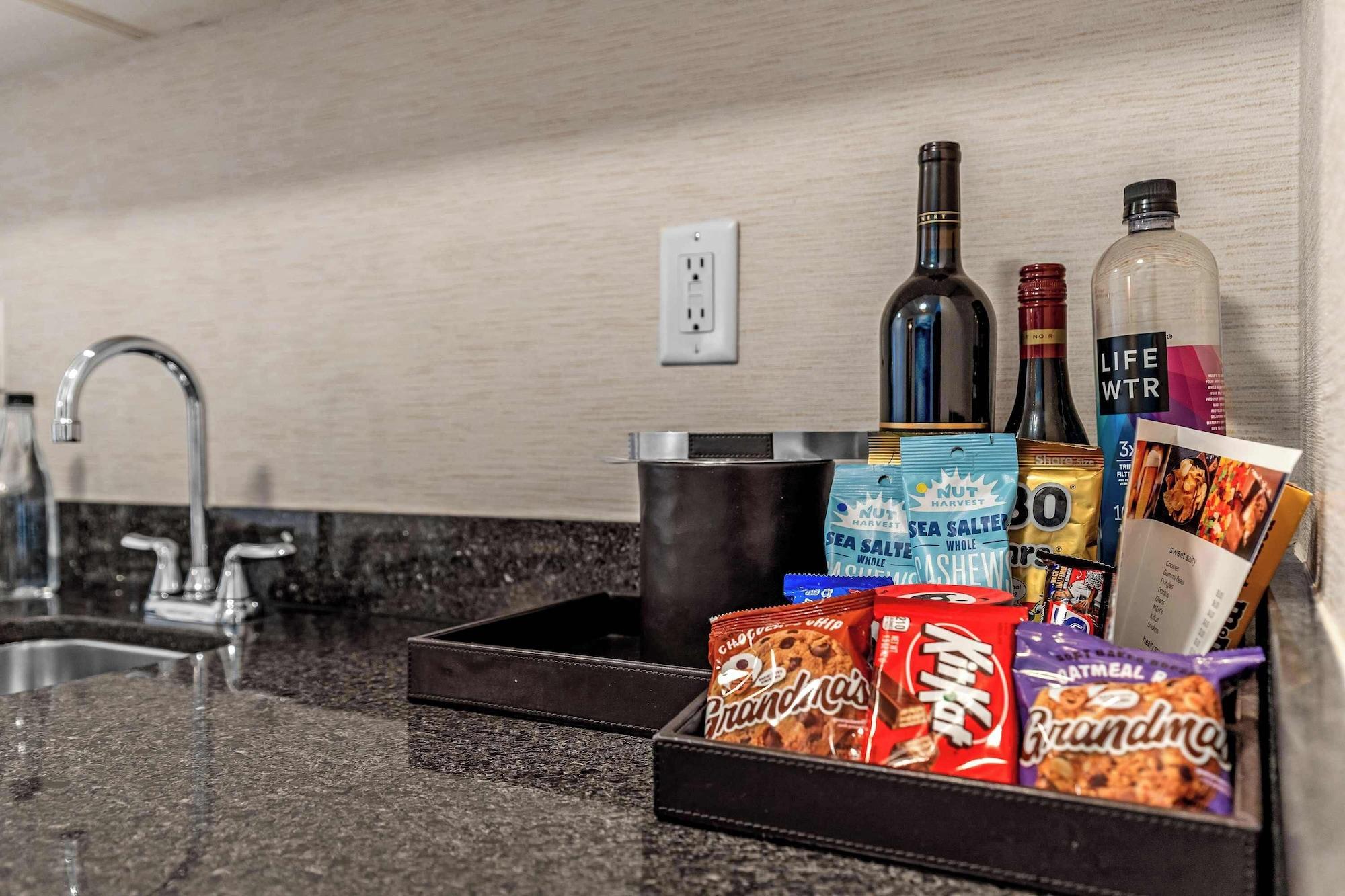 Restaurant Exclusive Trump Beachfront Condo