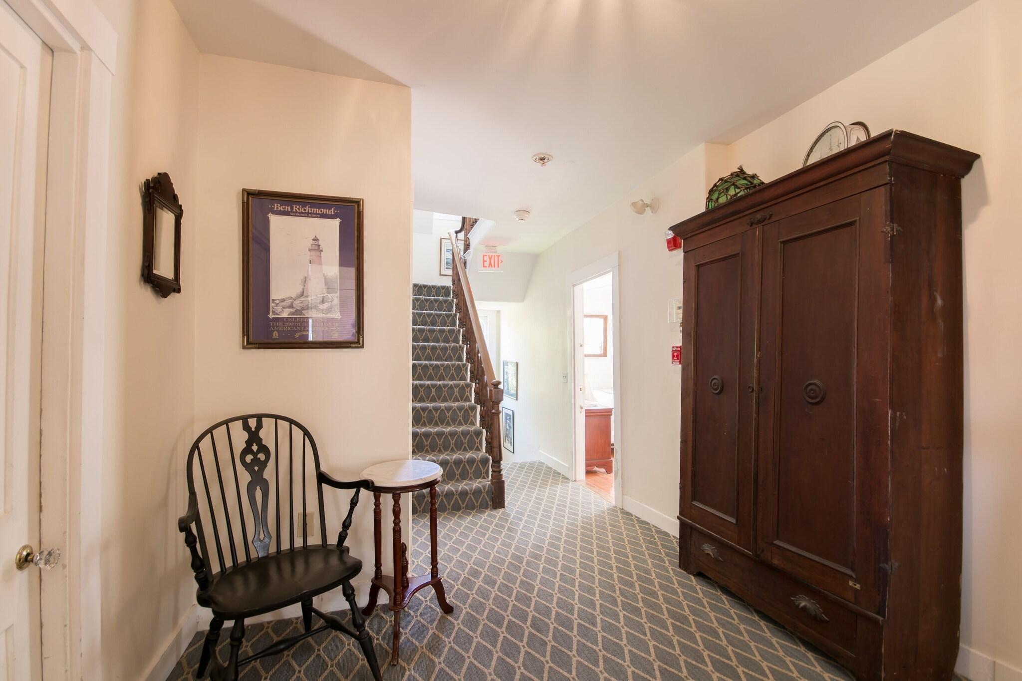 Vista Lobby Marshall Slocum Inn