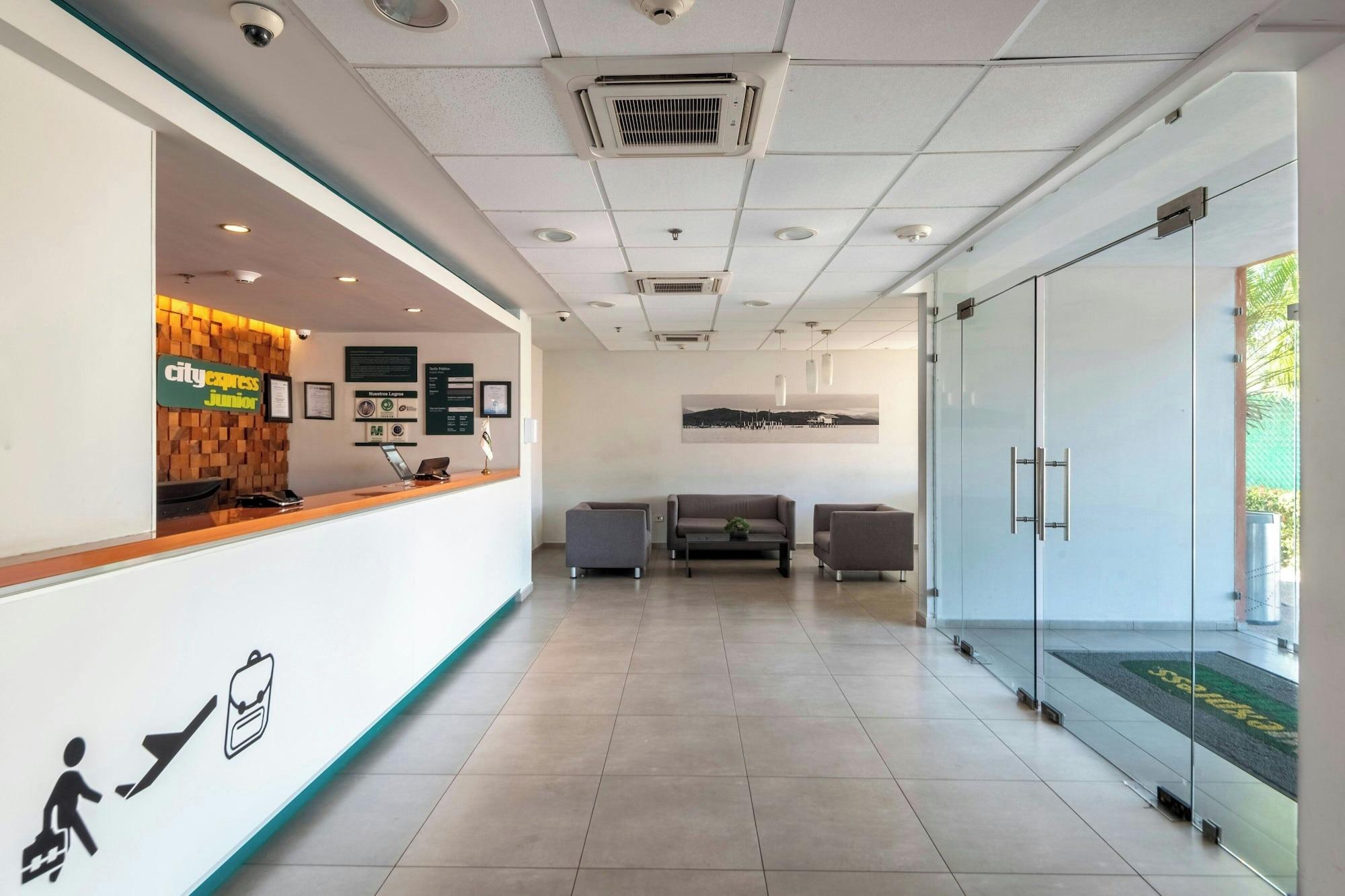 Vista Lobby City Express Junior by Marriott Ciudad Del Carmen