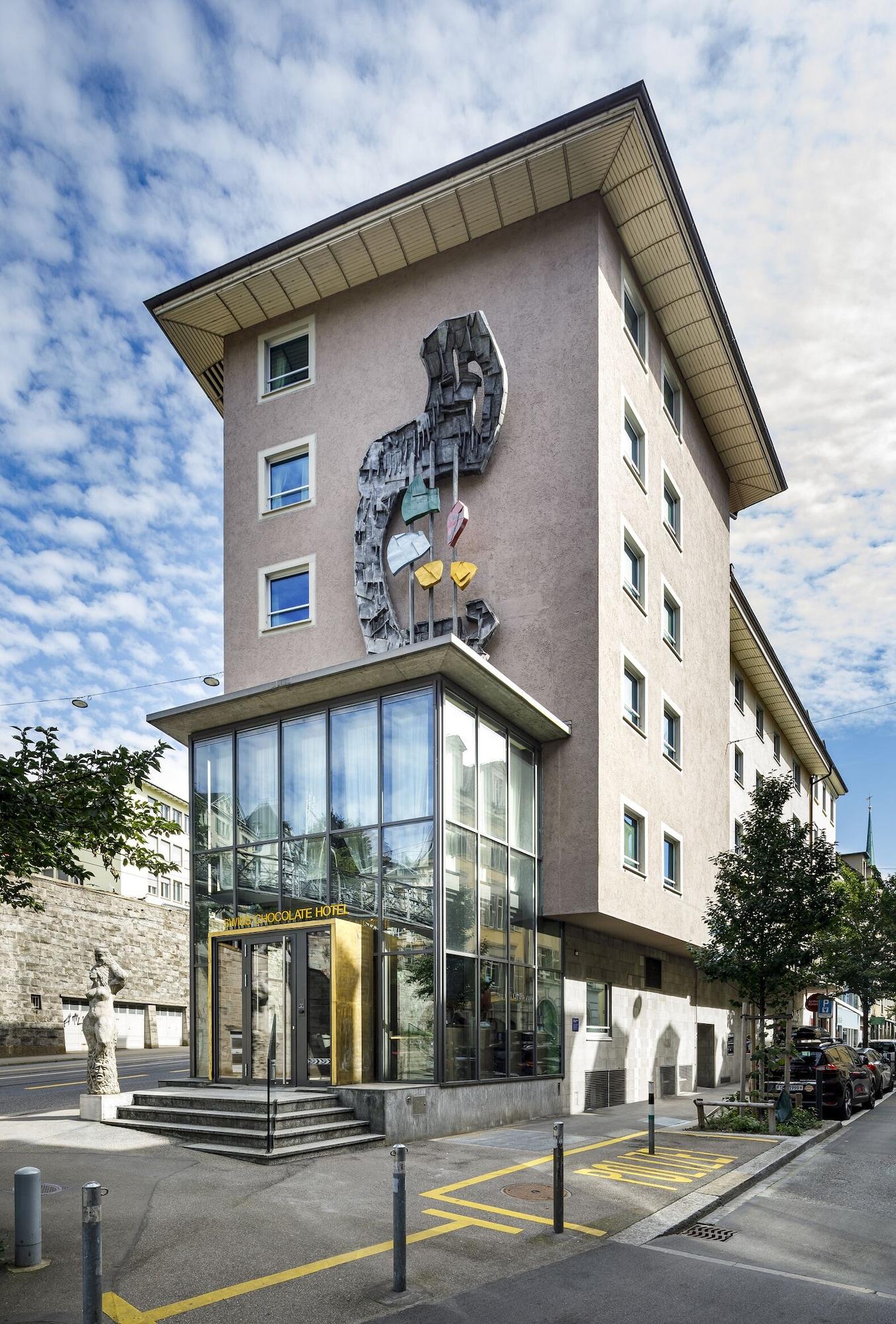 Vista Exterior Swiss Chocolate by Fassbind
