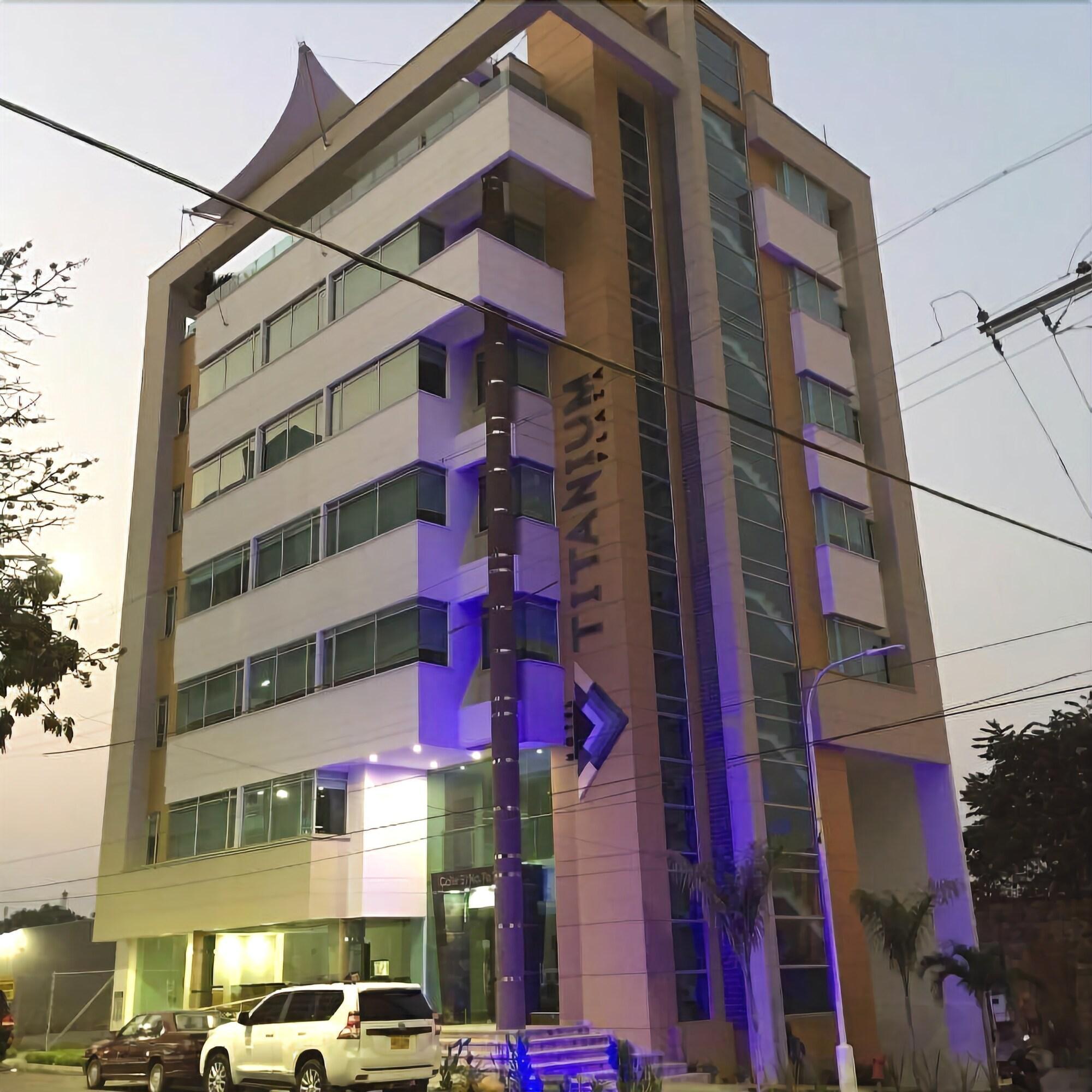 Vista Exterior Hotel Titanium Plaza