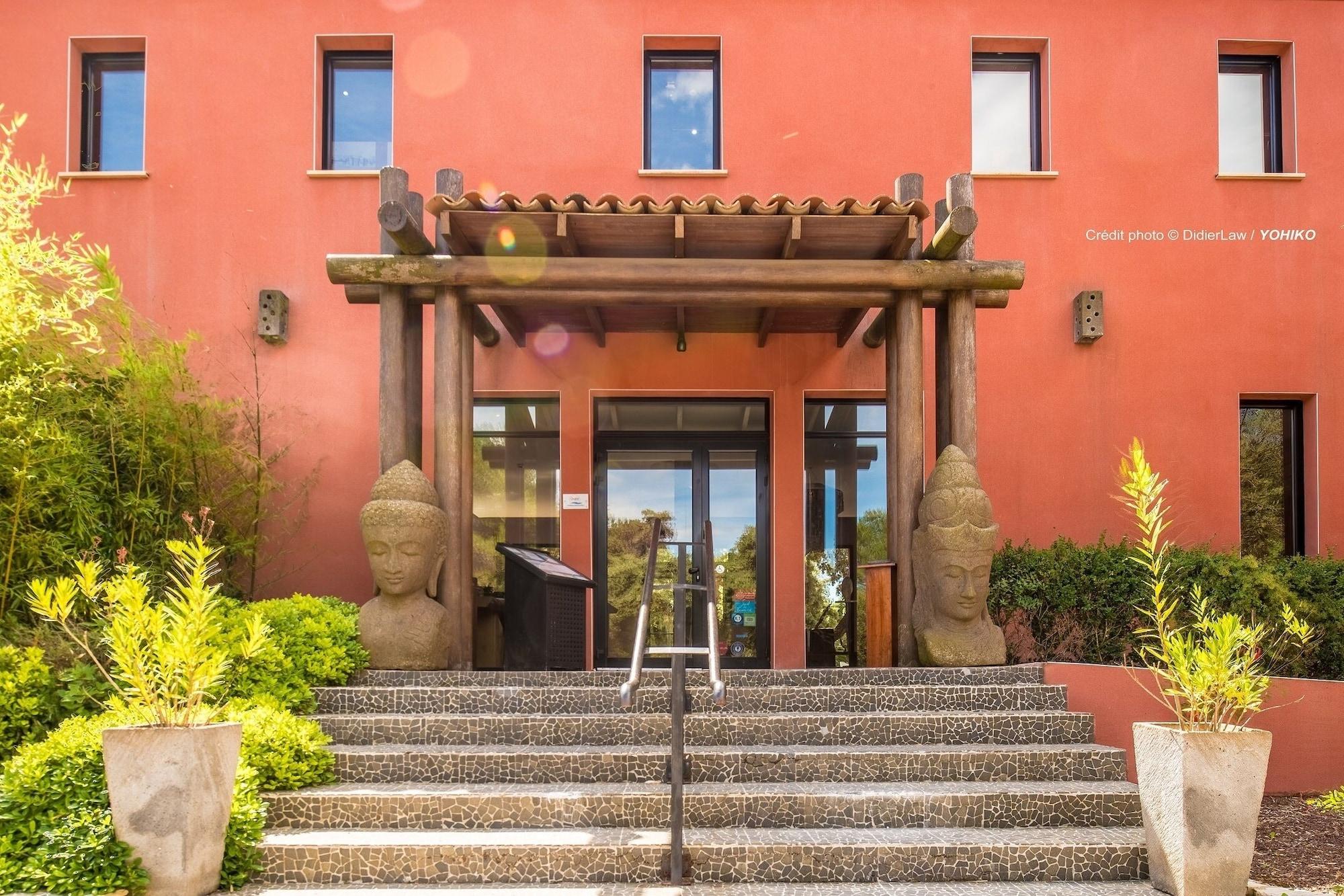 Vista Exterior Hôtel restaurant spa Disini Montpellier Est, The Originals Relais
