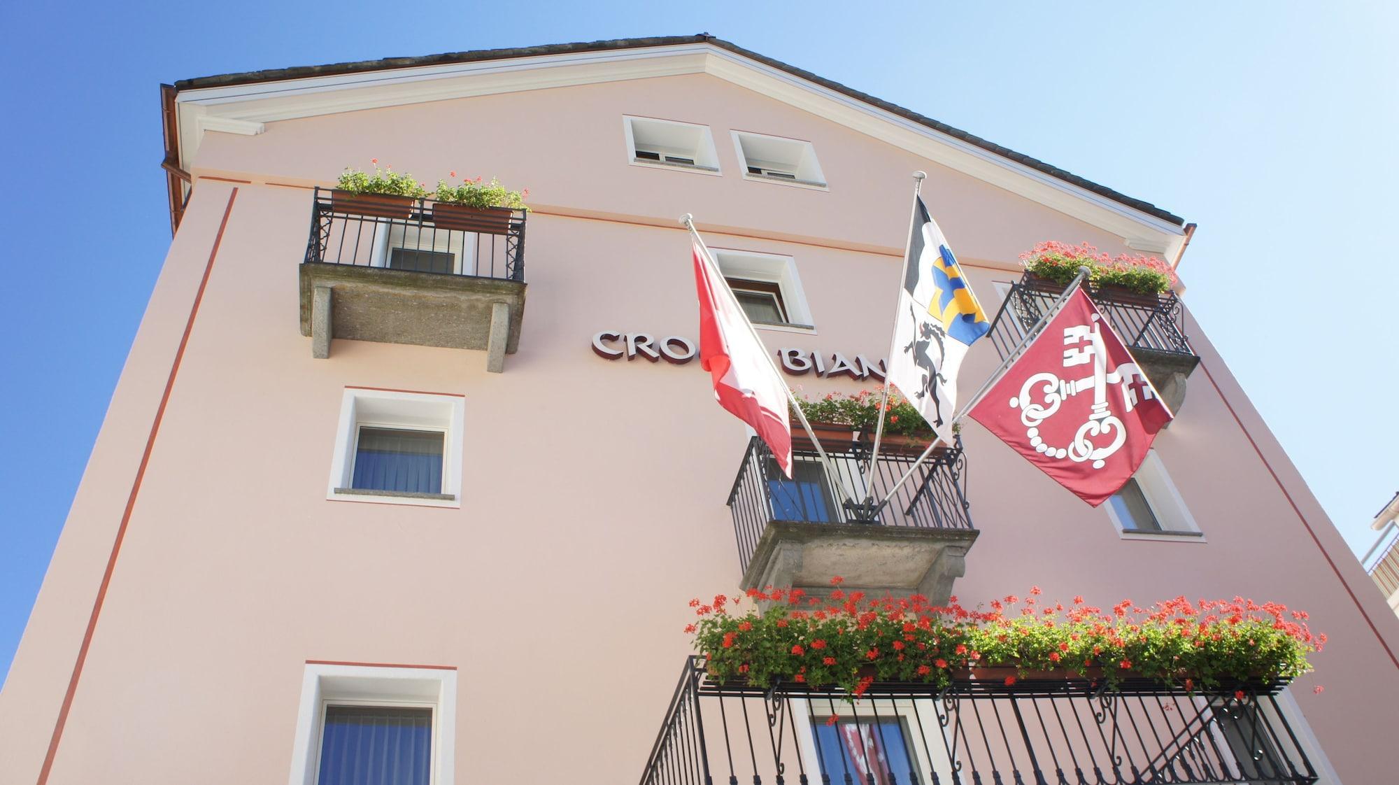 Varios Albergo Croce Bianca