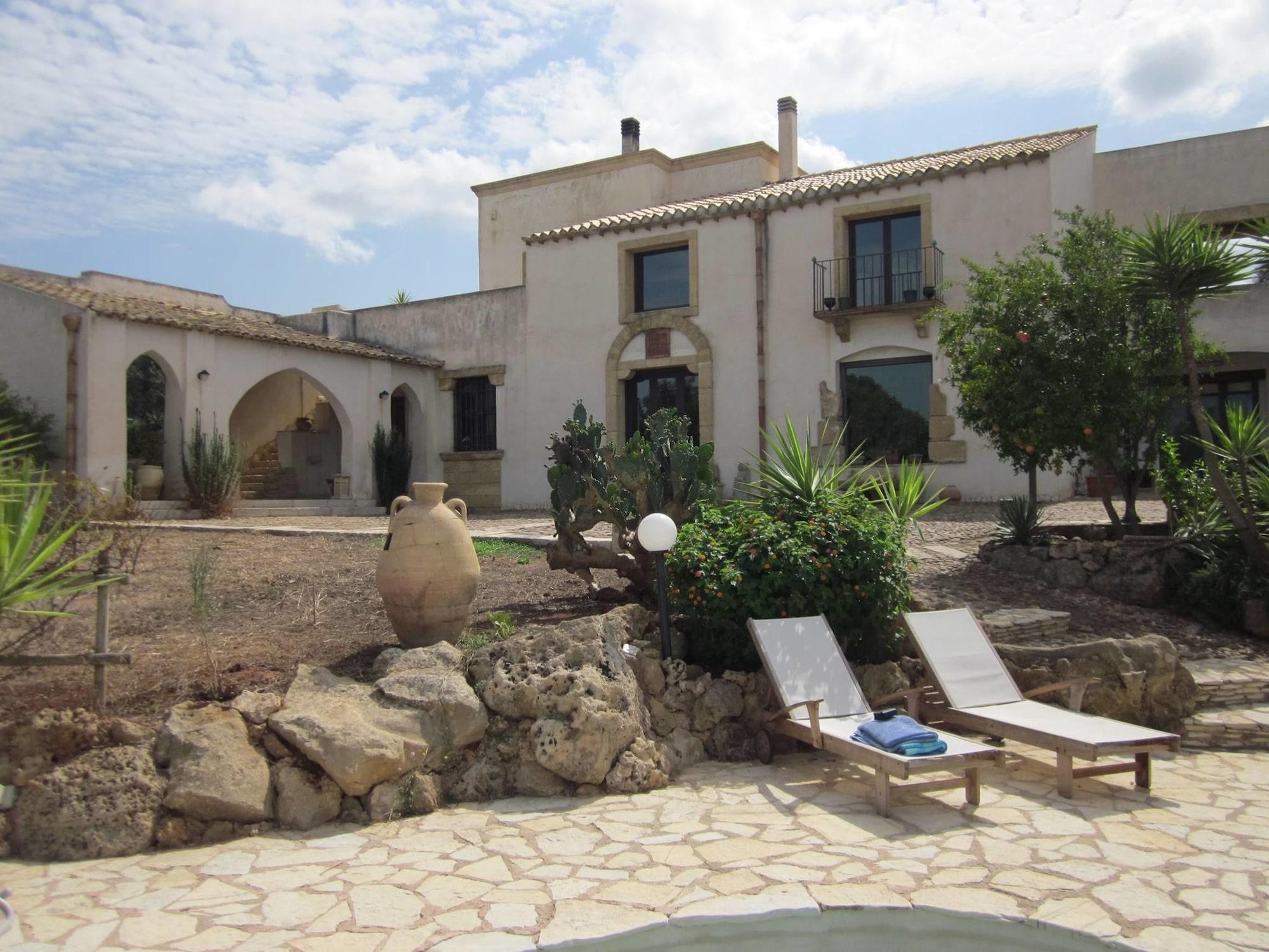 Vista Exterior Casale Alma