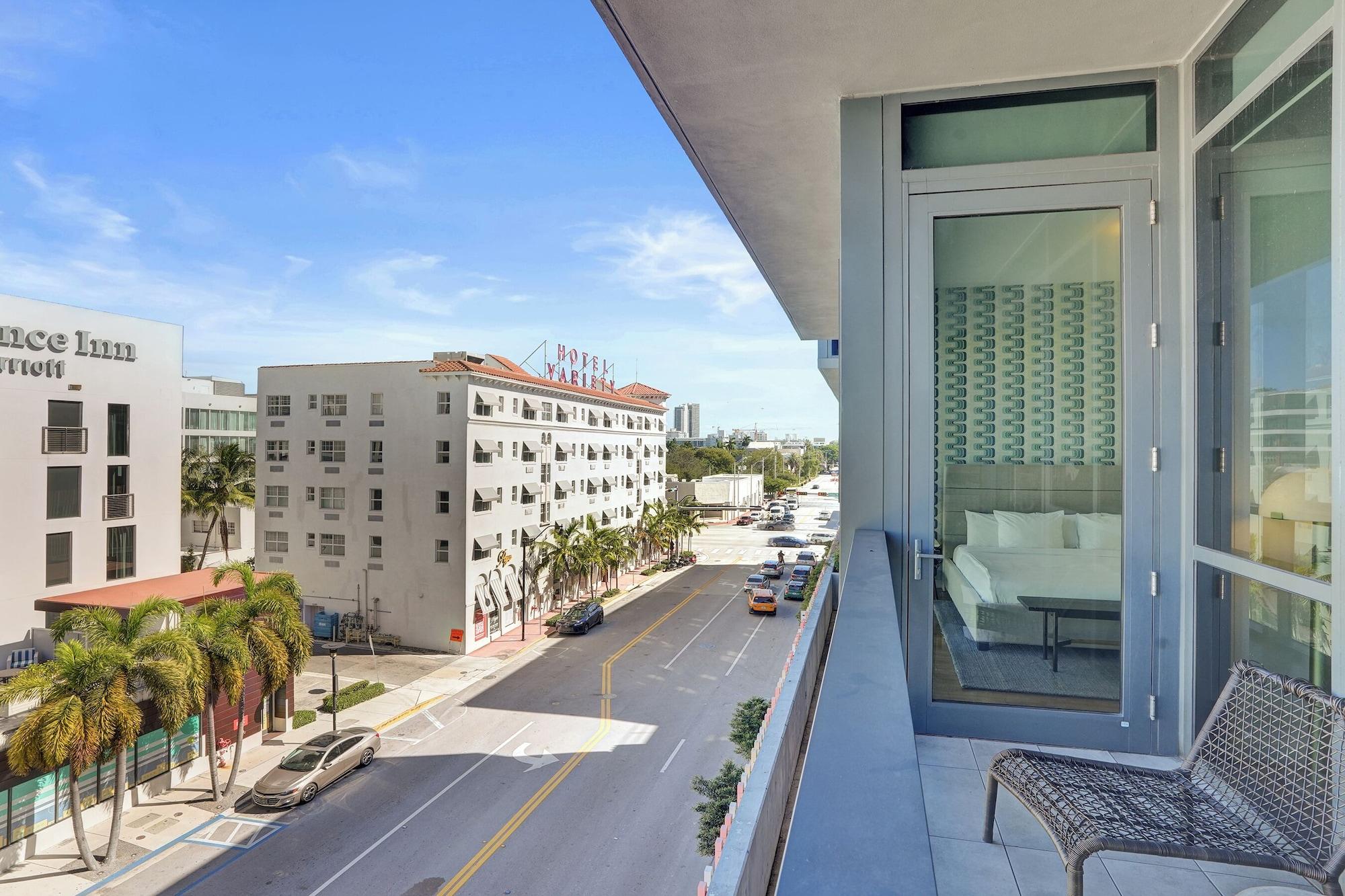 Vista Exterior 17WEST Apartments by Stay Hospitality