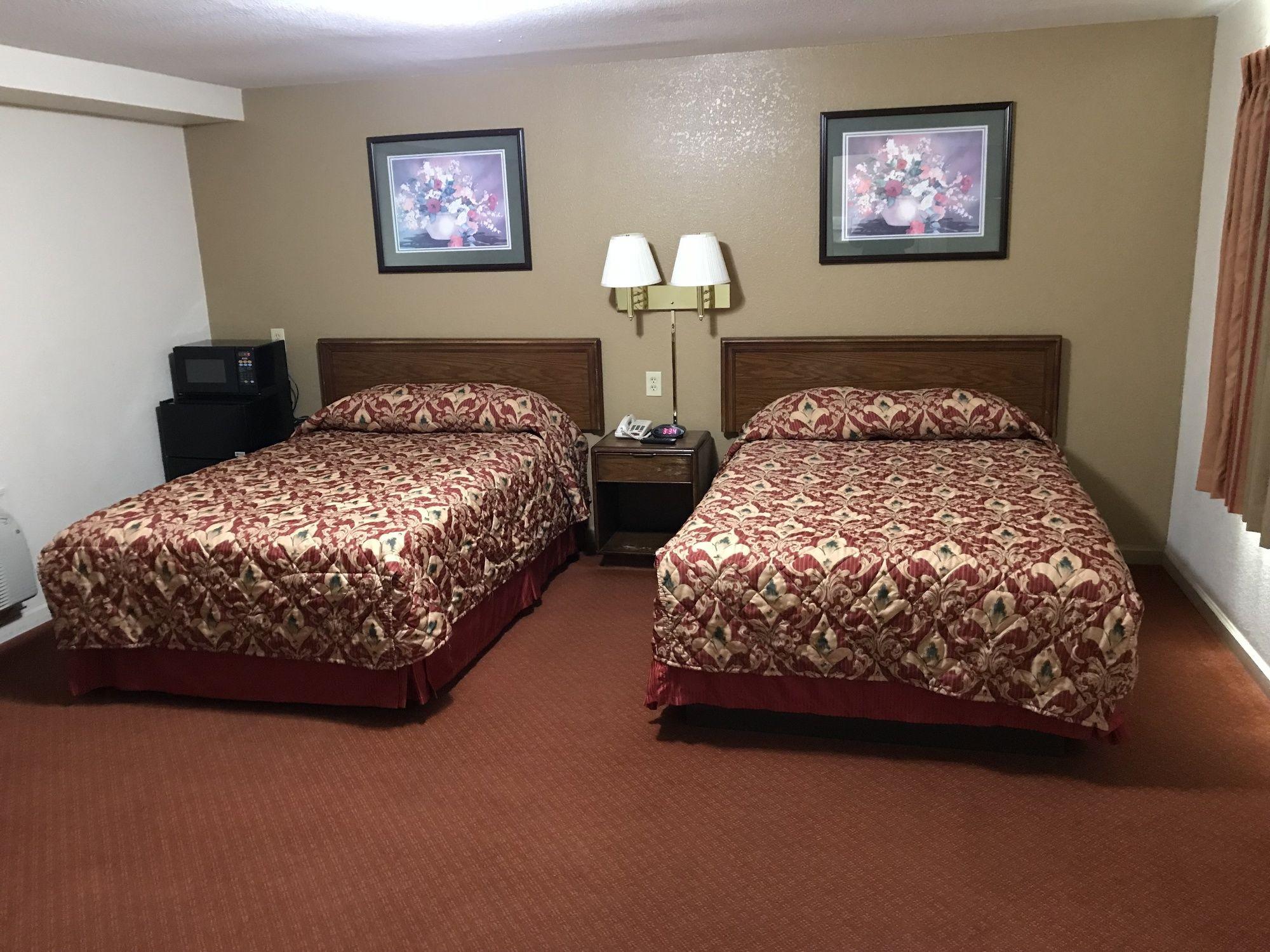 Varios Travelers Inn