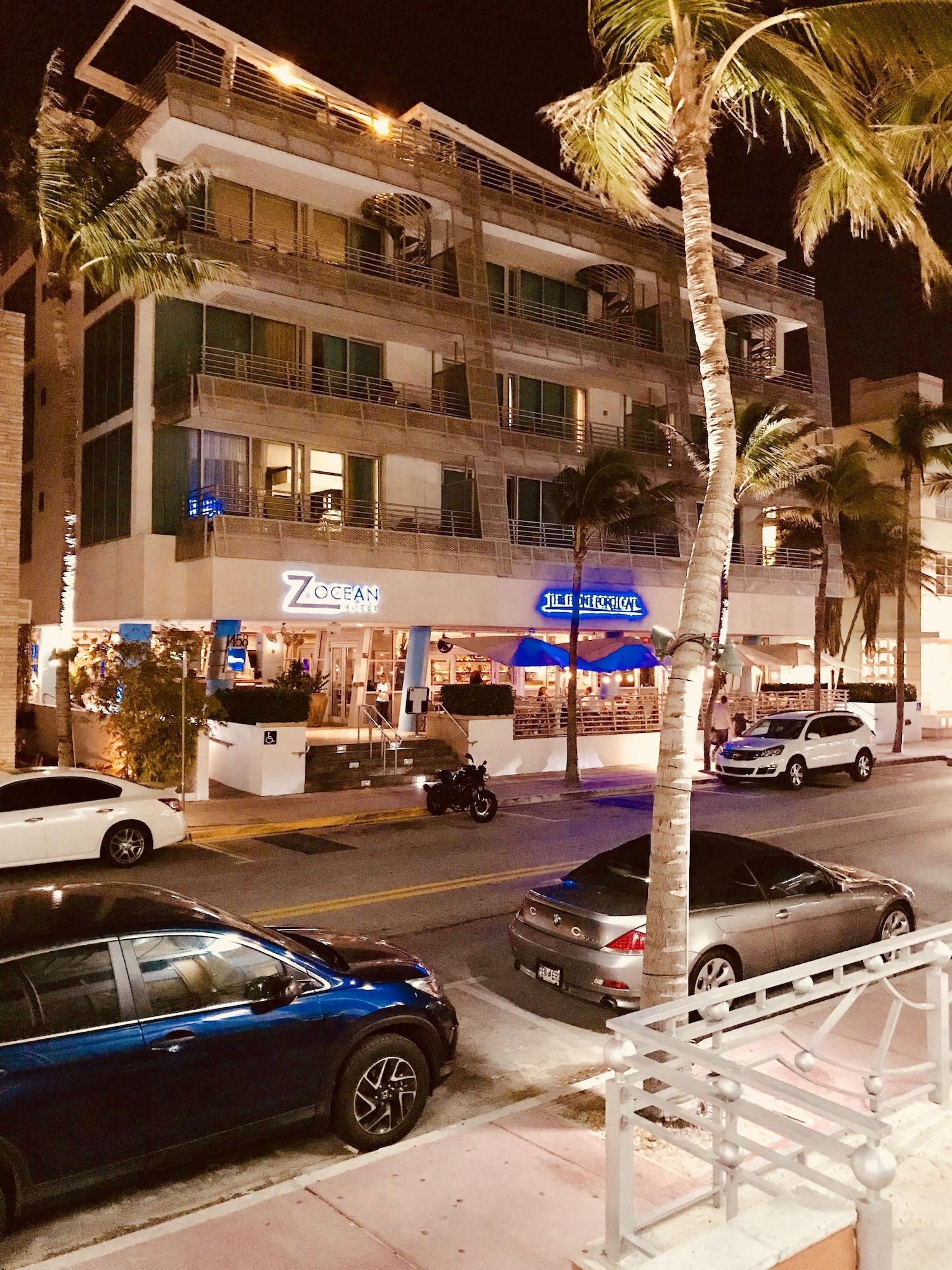 Vista Exterior De Soleil Hotel on Ocean Drive