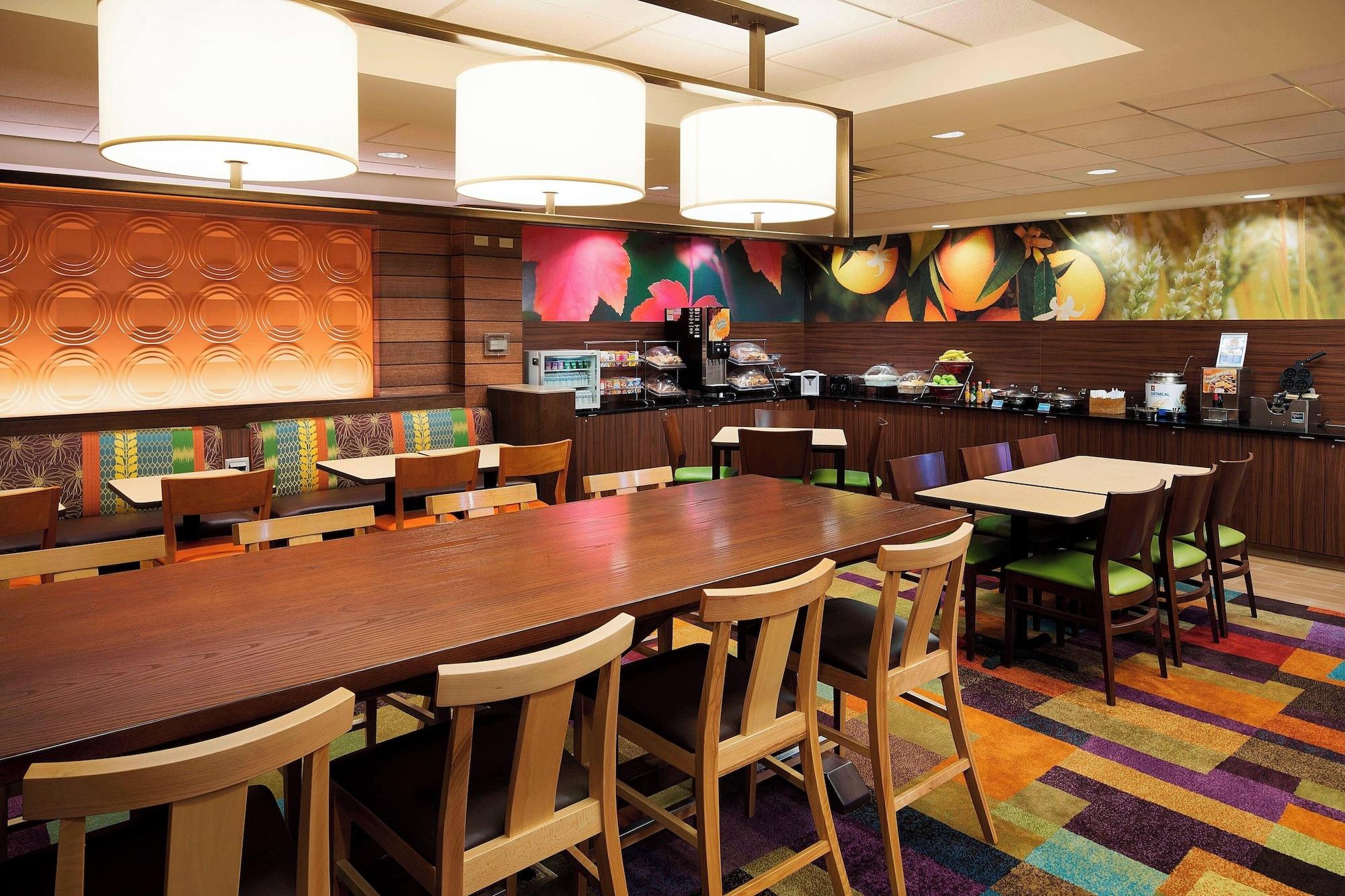 Restaurant Fairfield Inn and Suites by Marriott Chicago Midway Airport