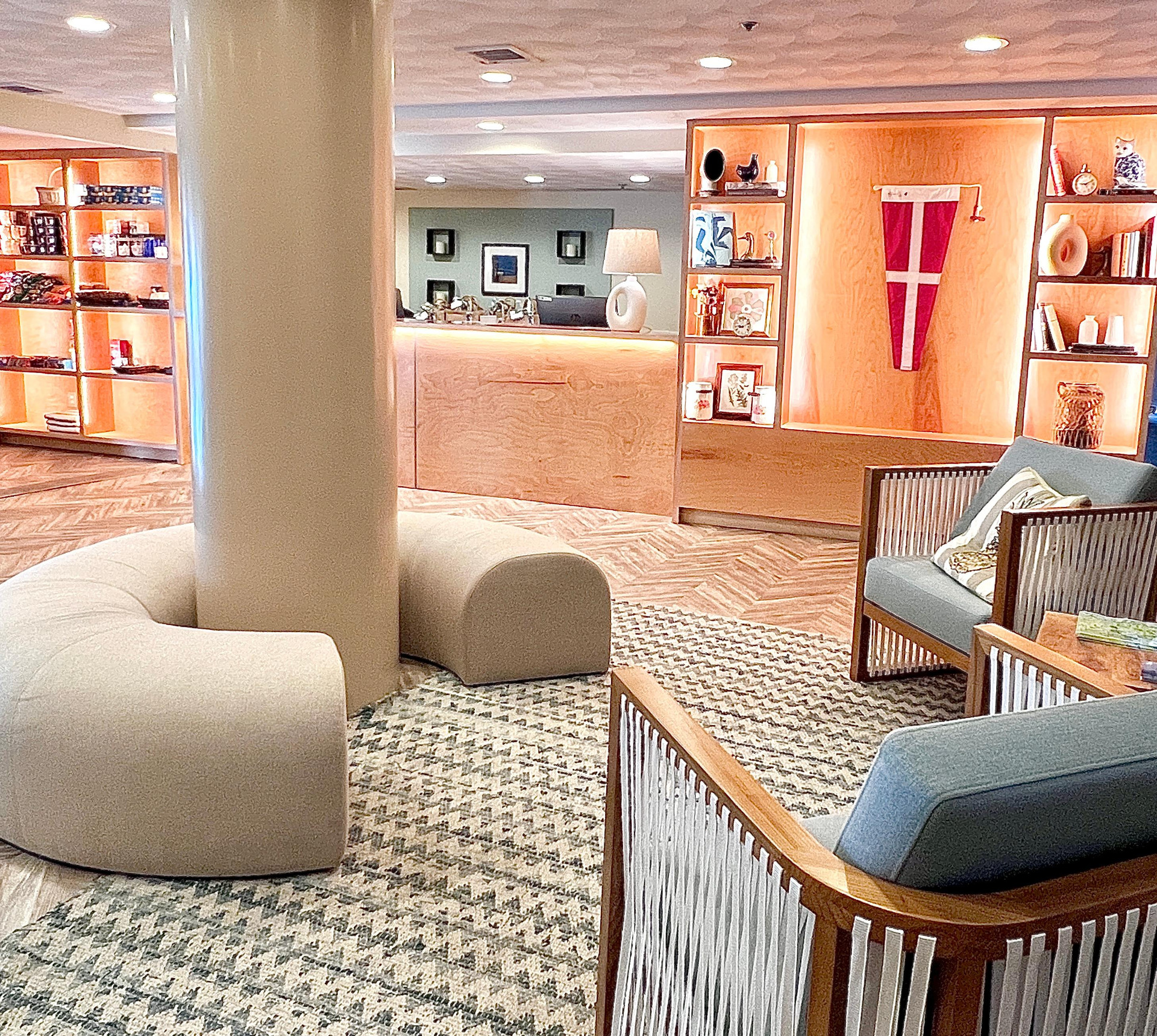 Vista Lobby Atlantic Beach Hotel Newport