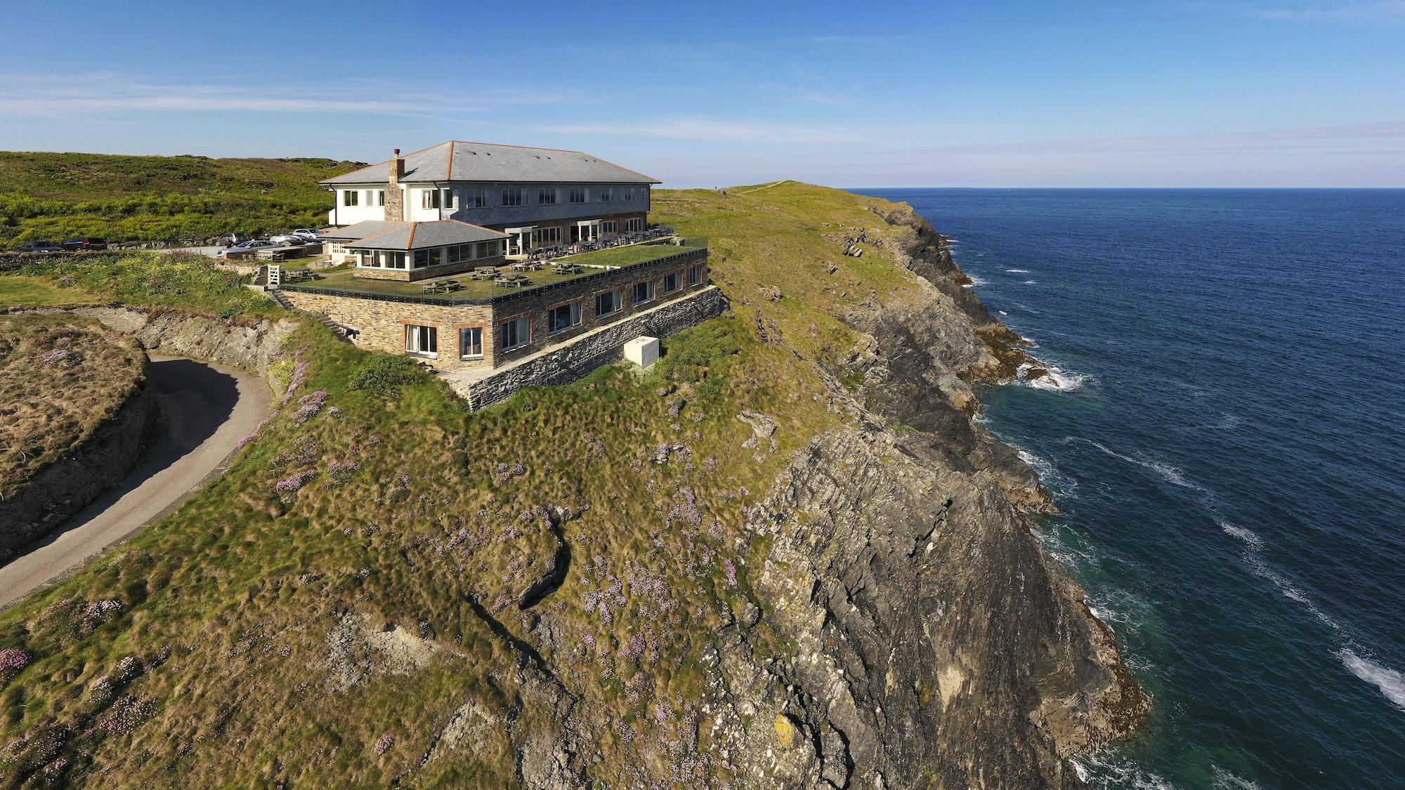 Vista Exterior Lewinnick Lodge