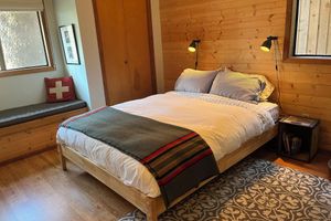 Alquiler Vacacional - Sunny Cabin in Manzanita on the Oregon Coast, 5 min. walk by trail to the beach