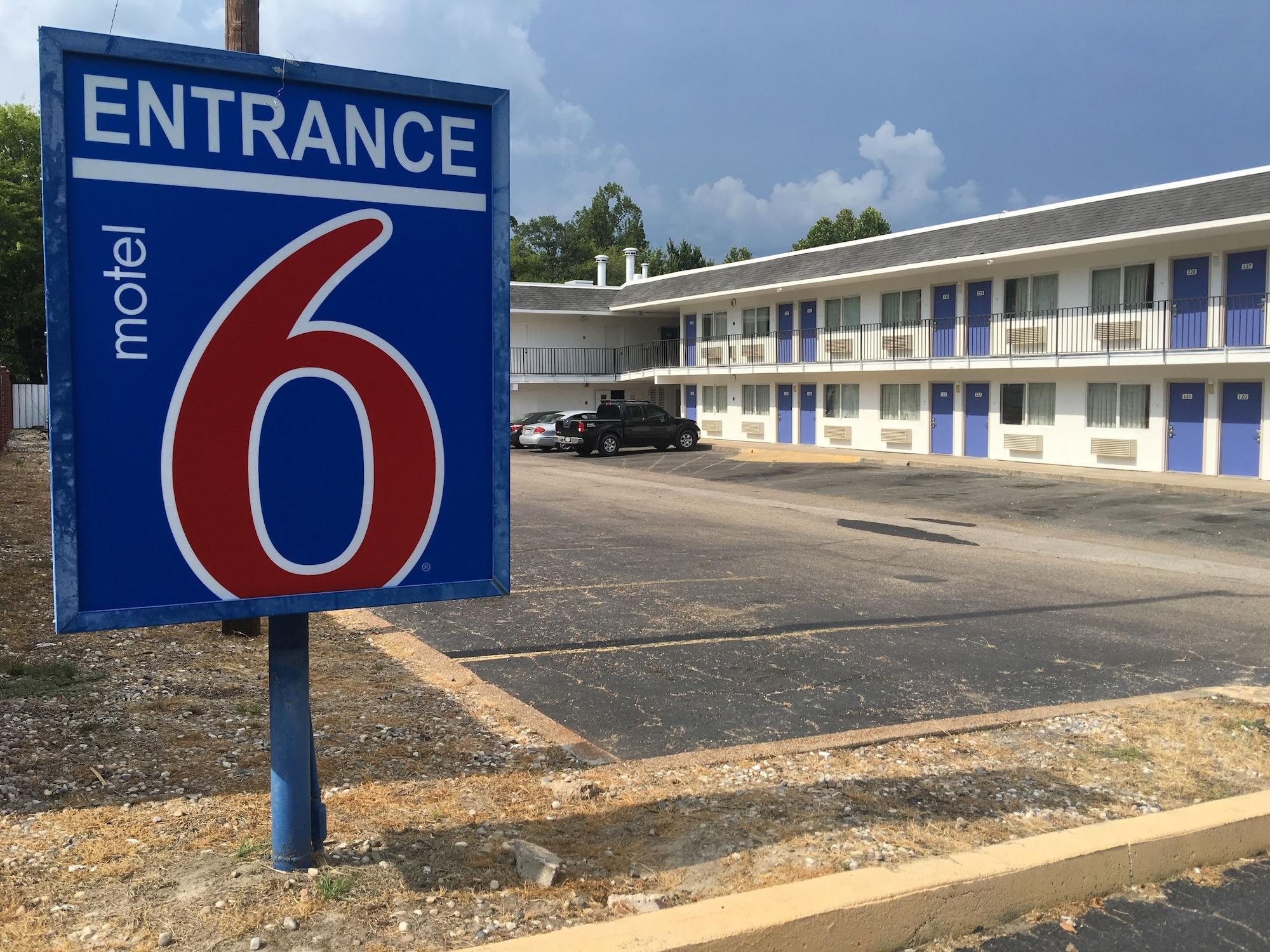 Vista Exterior Motel 6 Lufkin, TX