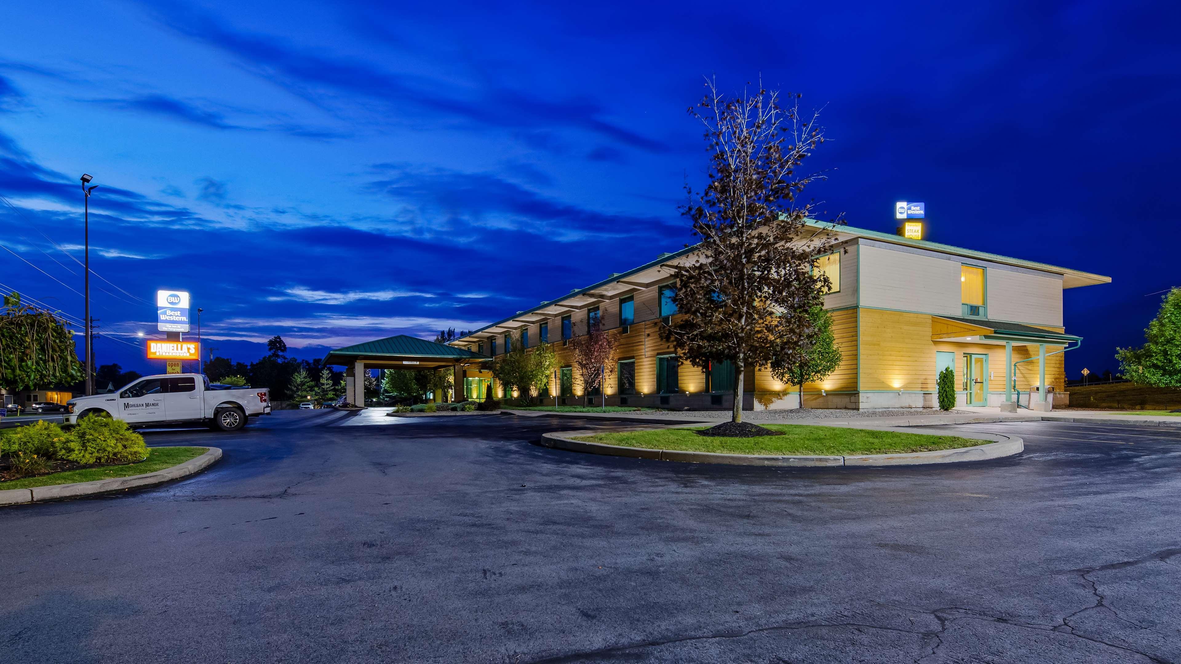 Vista Exterior Best Western The Inn At The Fairgrounds