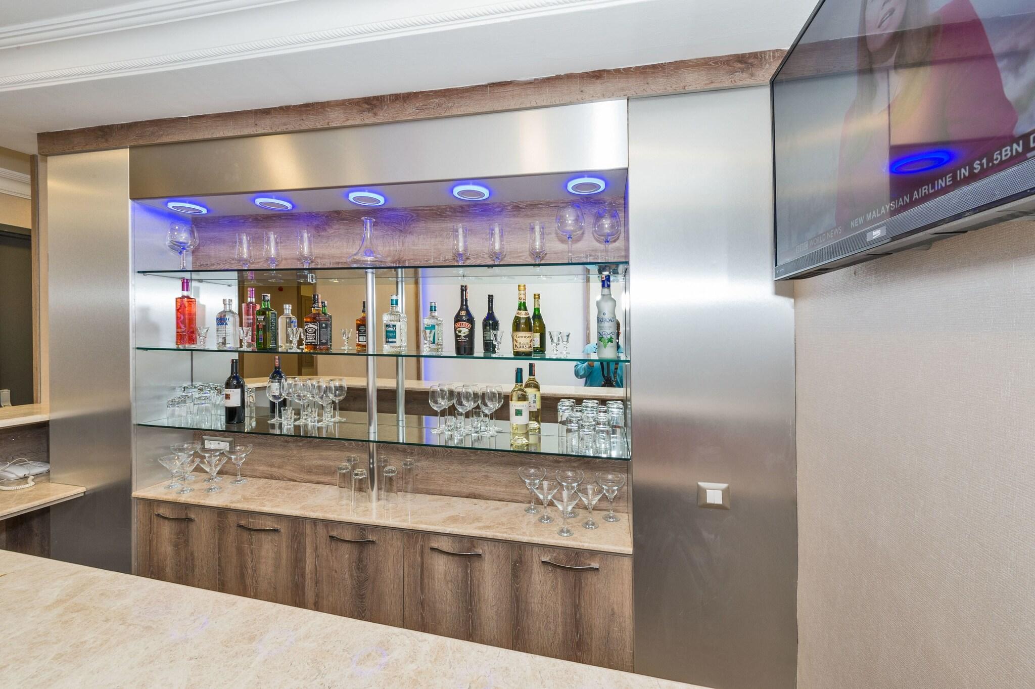 Bar/Salón Alphonse Hotel