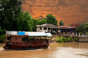 Actividad - Crucero con cena en barcaza arrocera por el río Chao Phraya