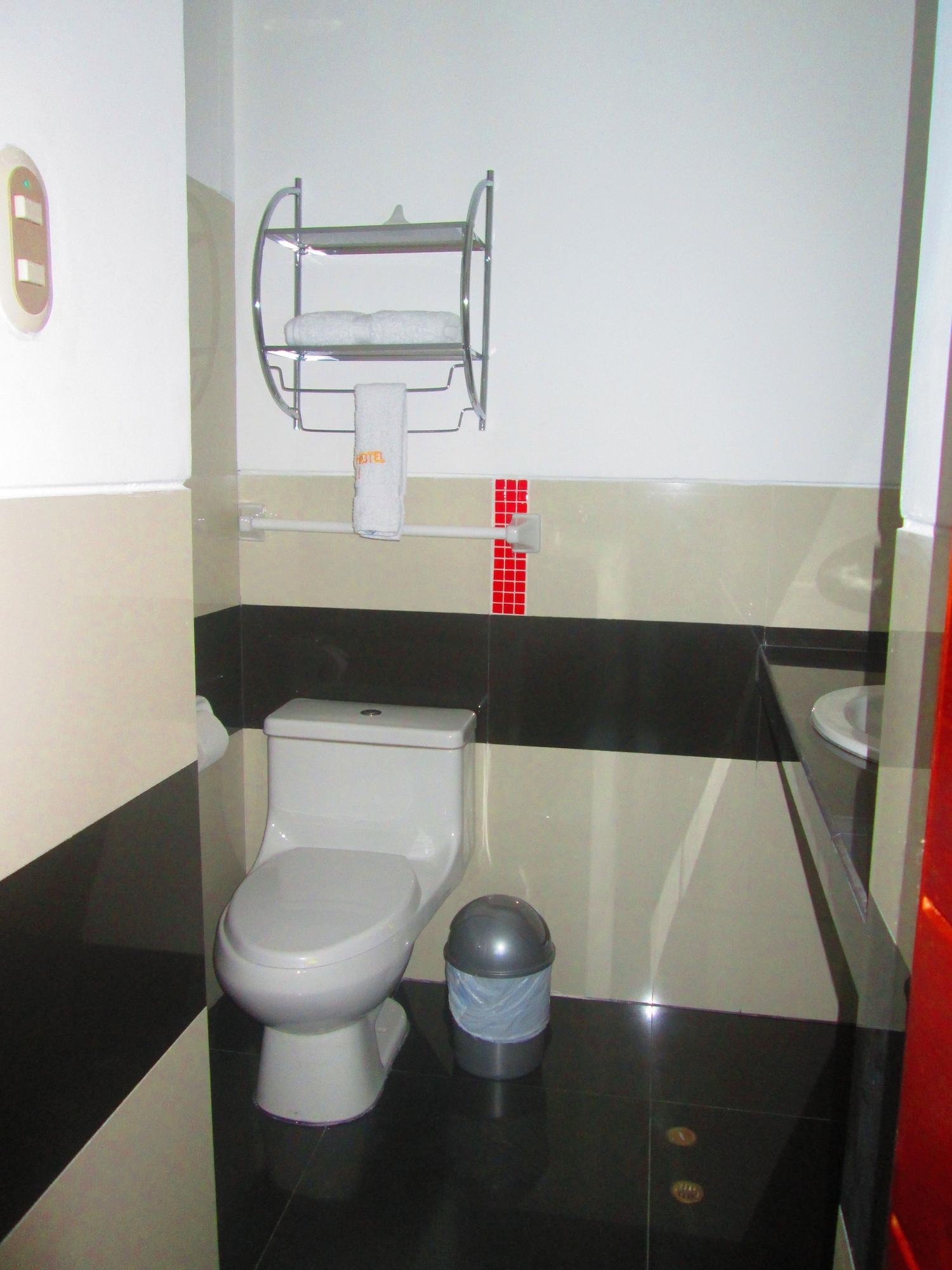 Equipamiento de Habitación Ari's Hotel III