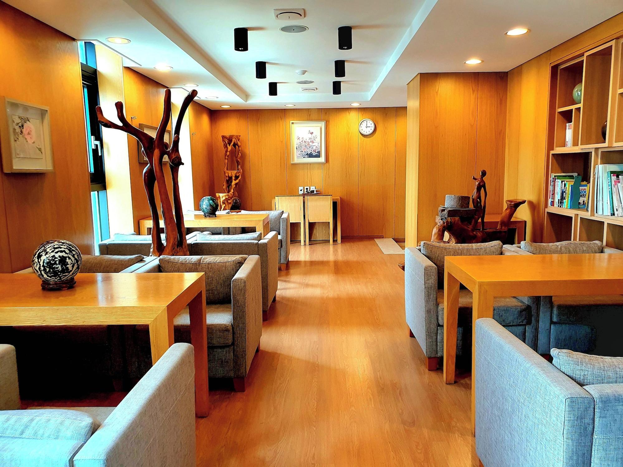 Bar/Salón Hotel Rian