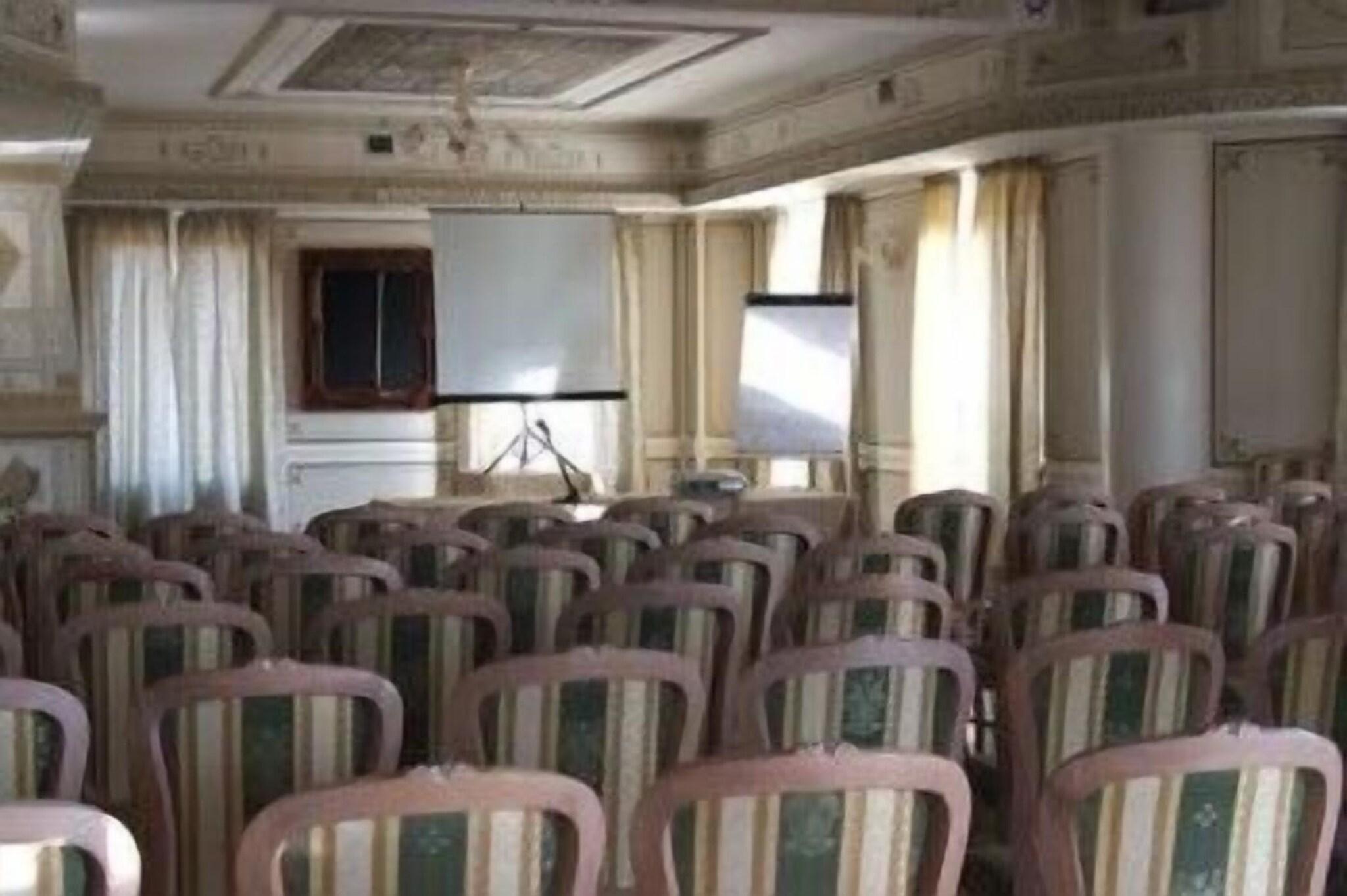 Centro de Negocios Grand Hotel Rinascimento