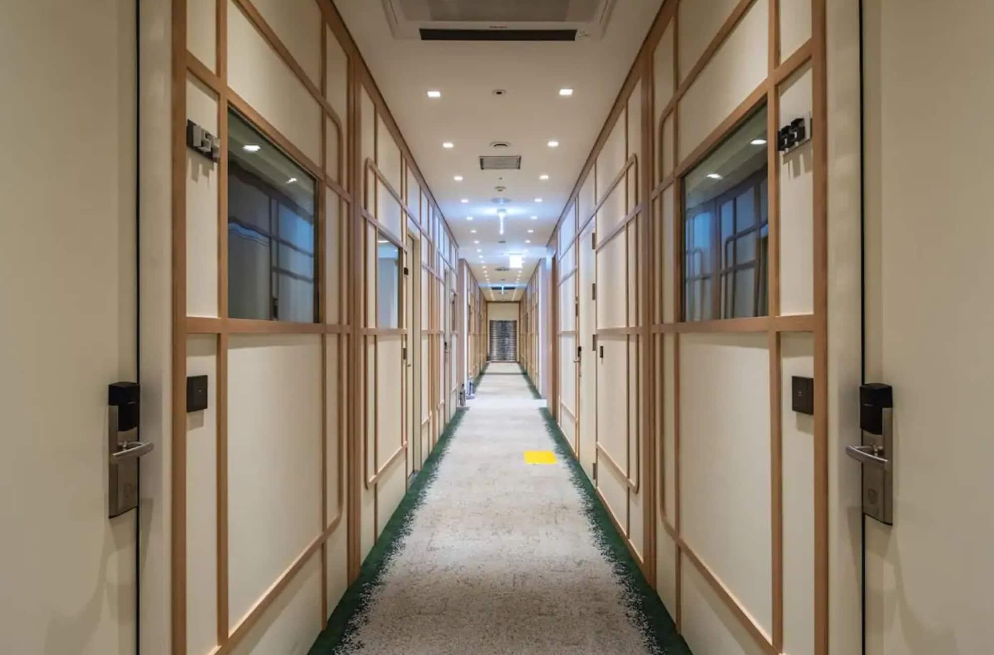 Varios DARAKHYU Yeosu Capsule Hotel by WALKERHILL